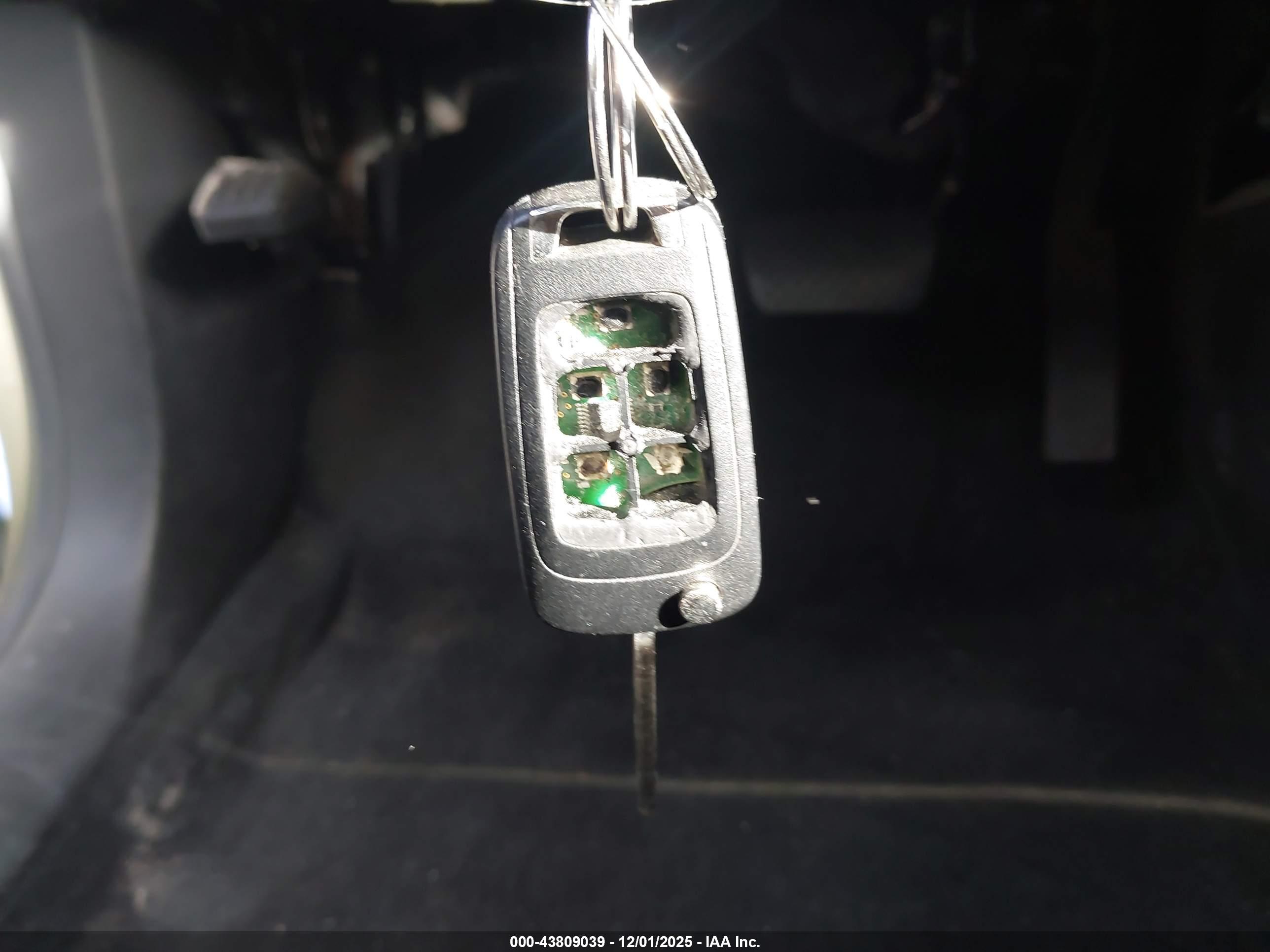 CHEVROLET EQUINOX image 11
