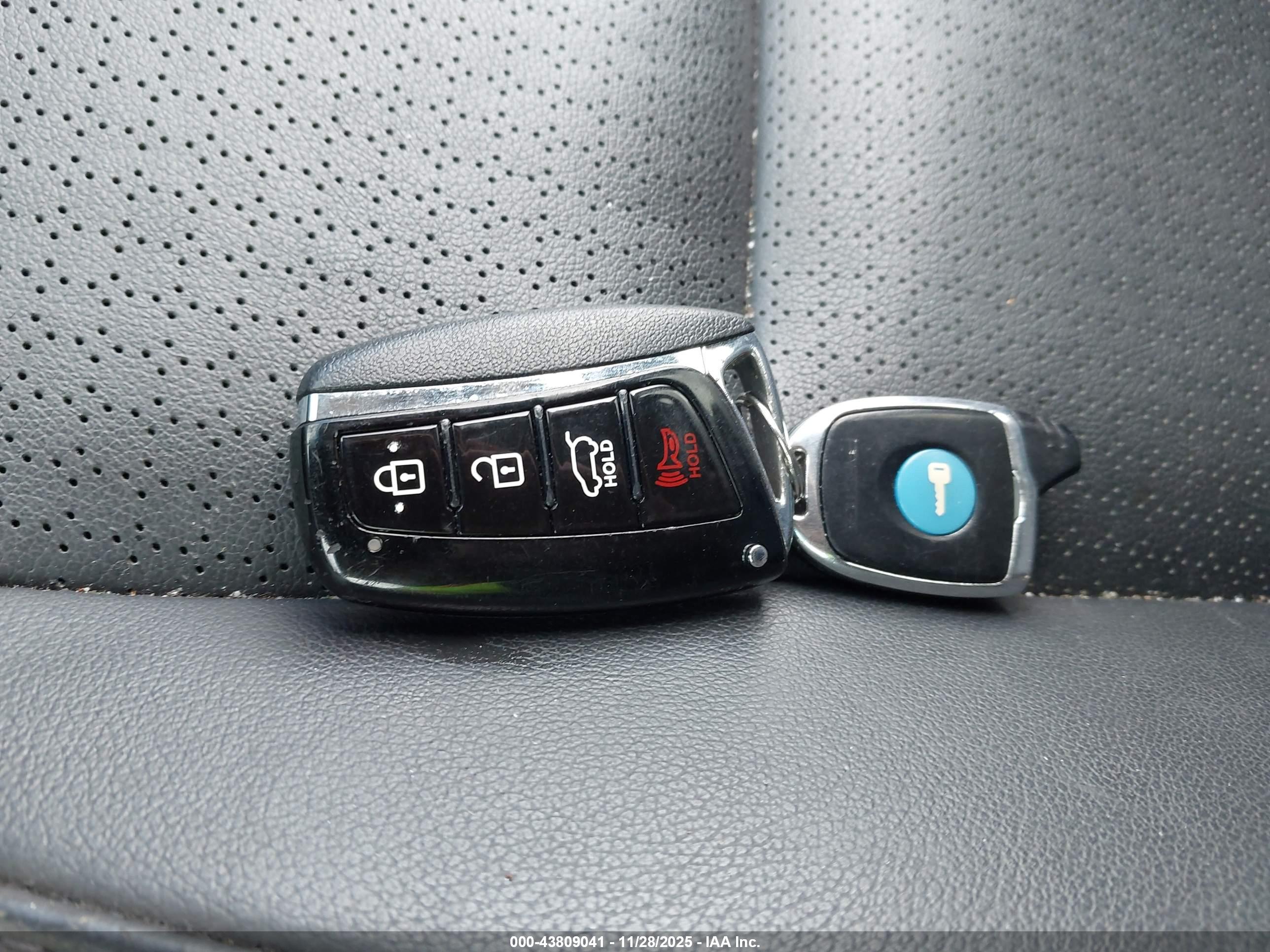 HYUNDAI SANTA image 11