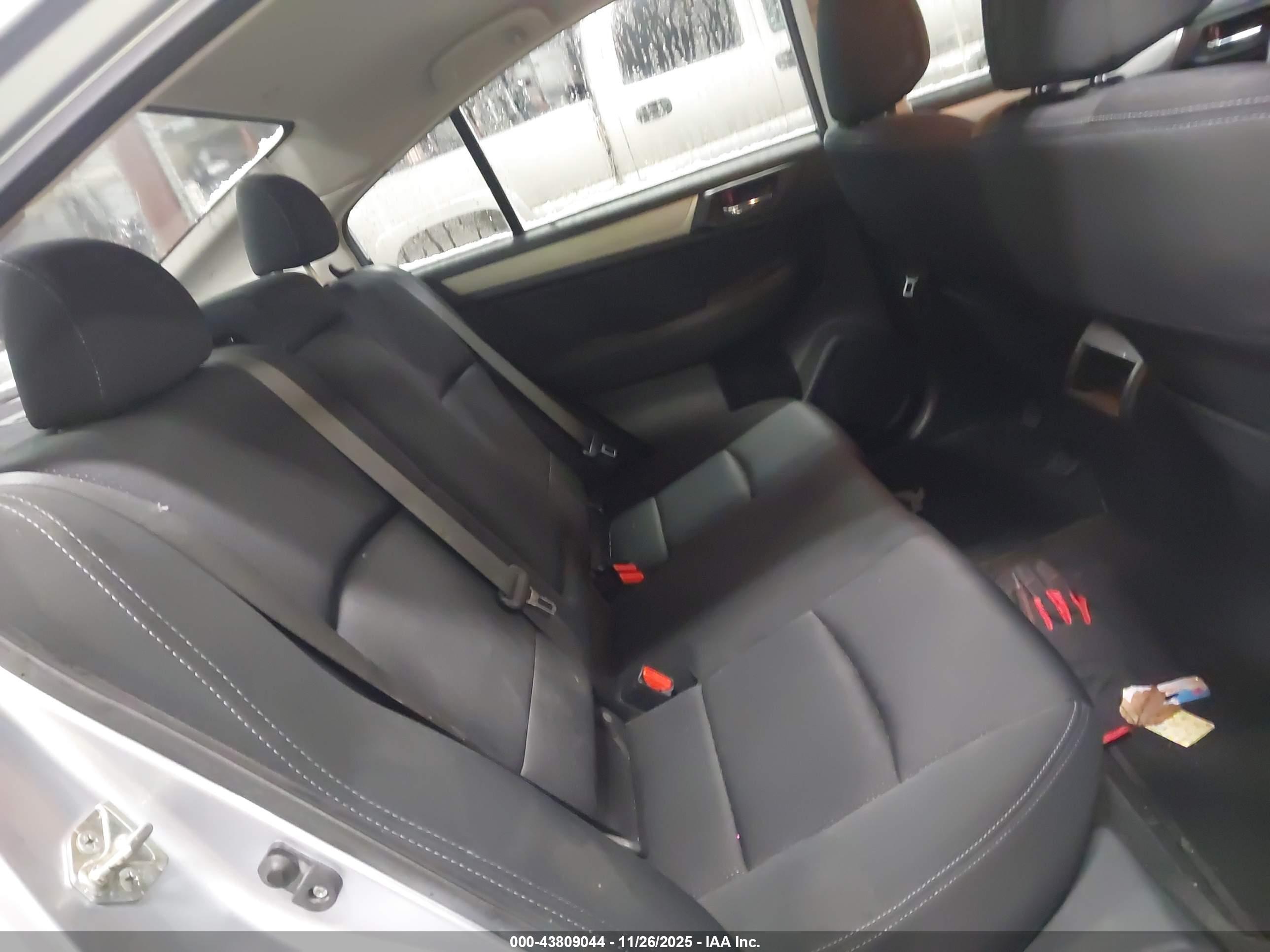 SUBARU LEGACY image 8