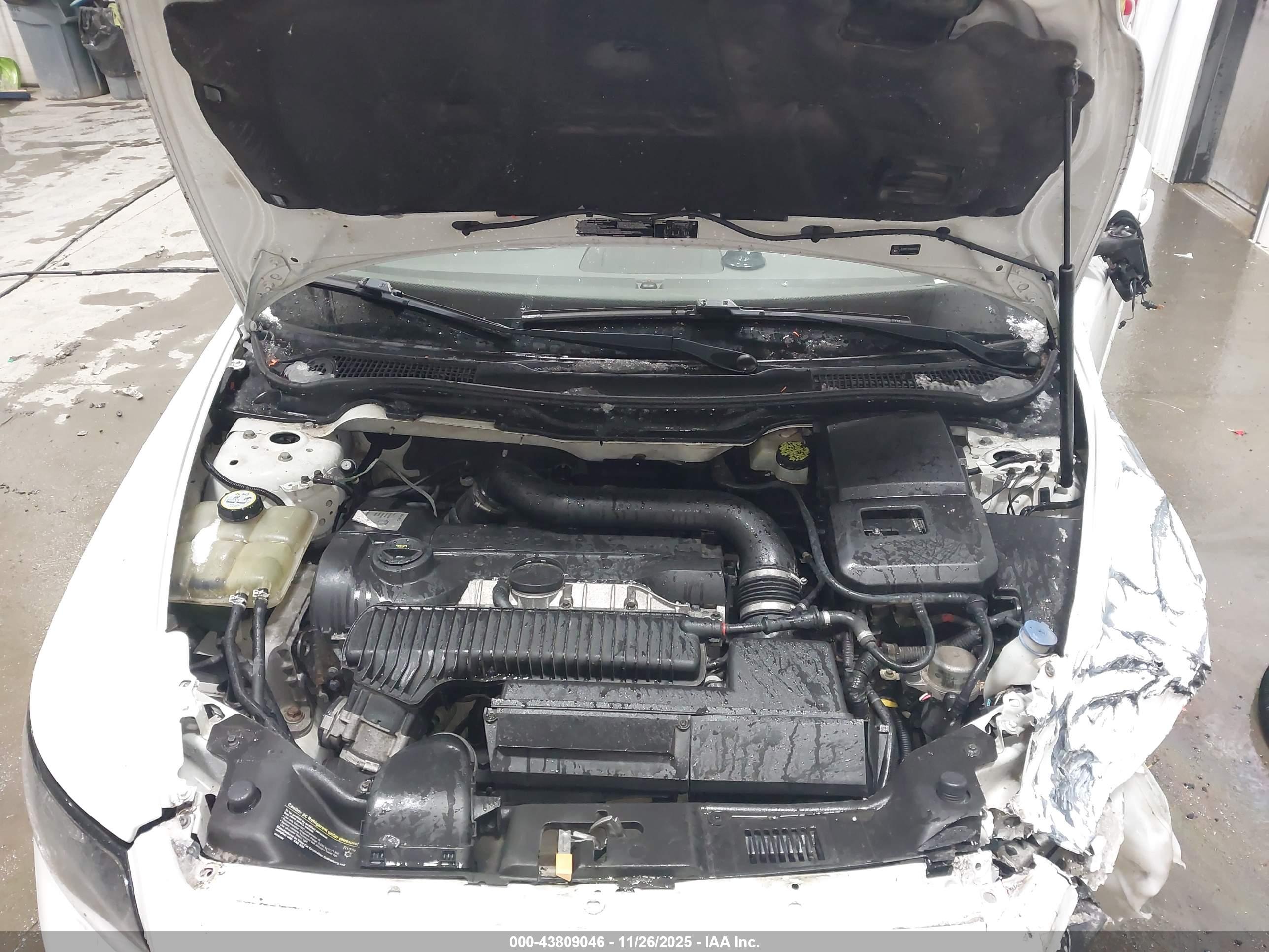 VOLVO S40 image 10