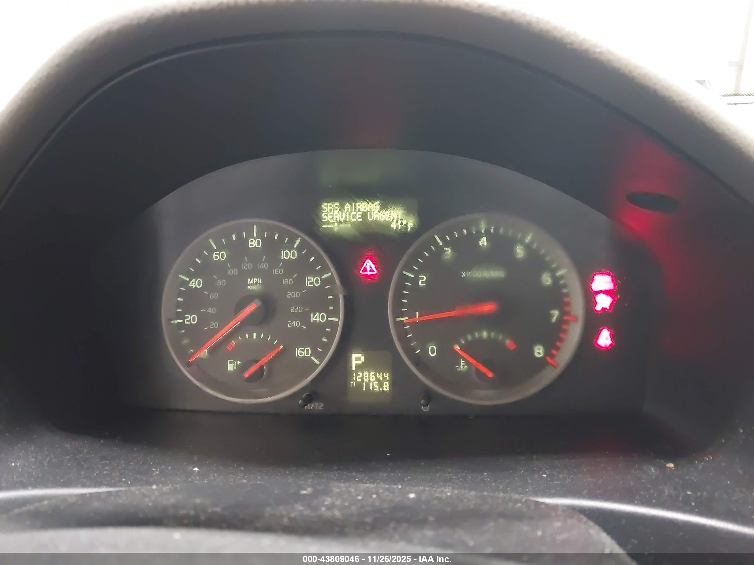 VOLVO S40 image 7
