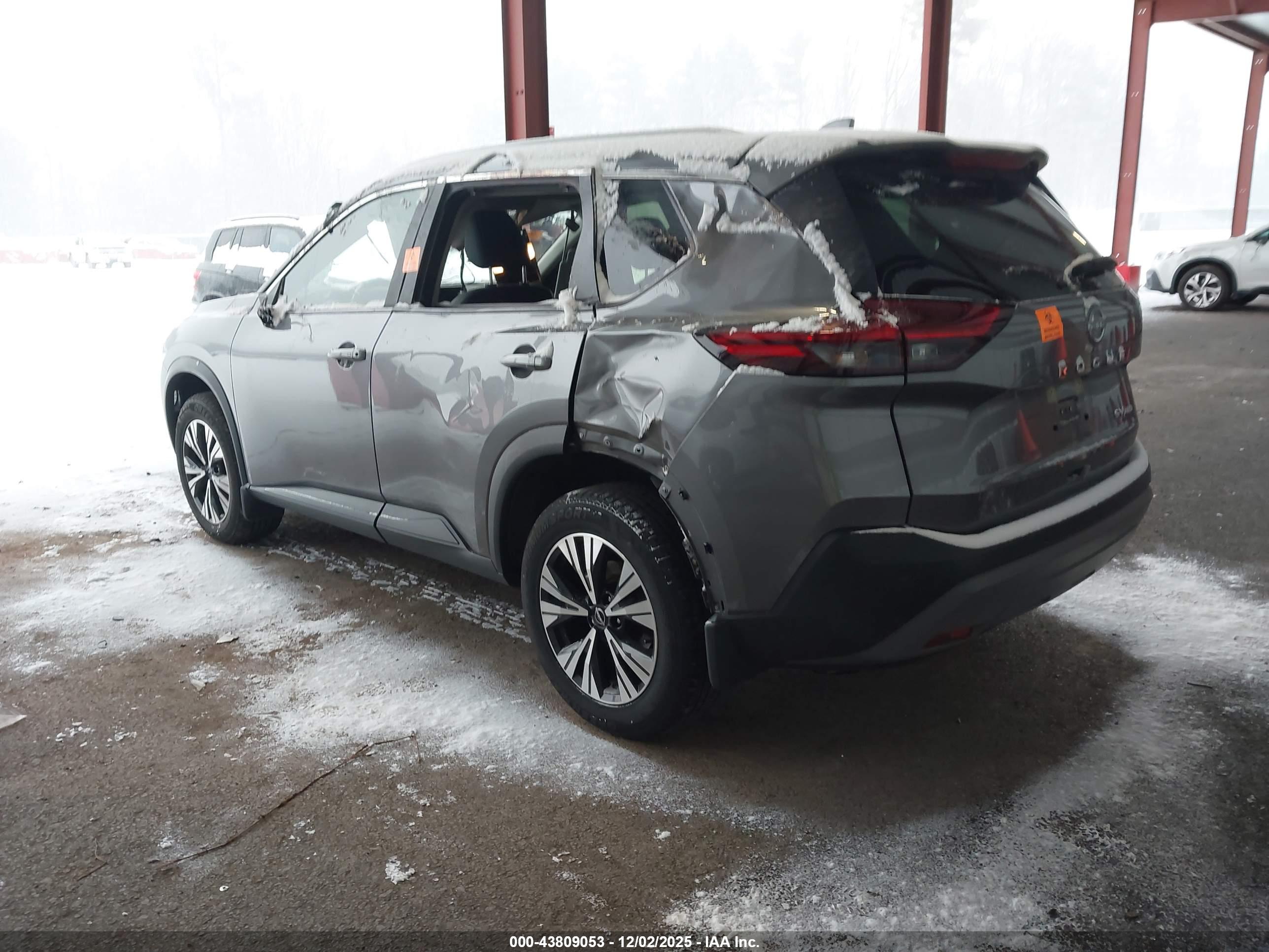 NISSAN ROGUE image 3
