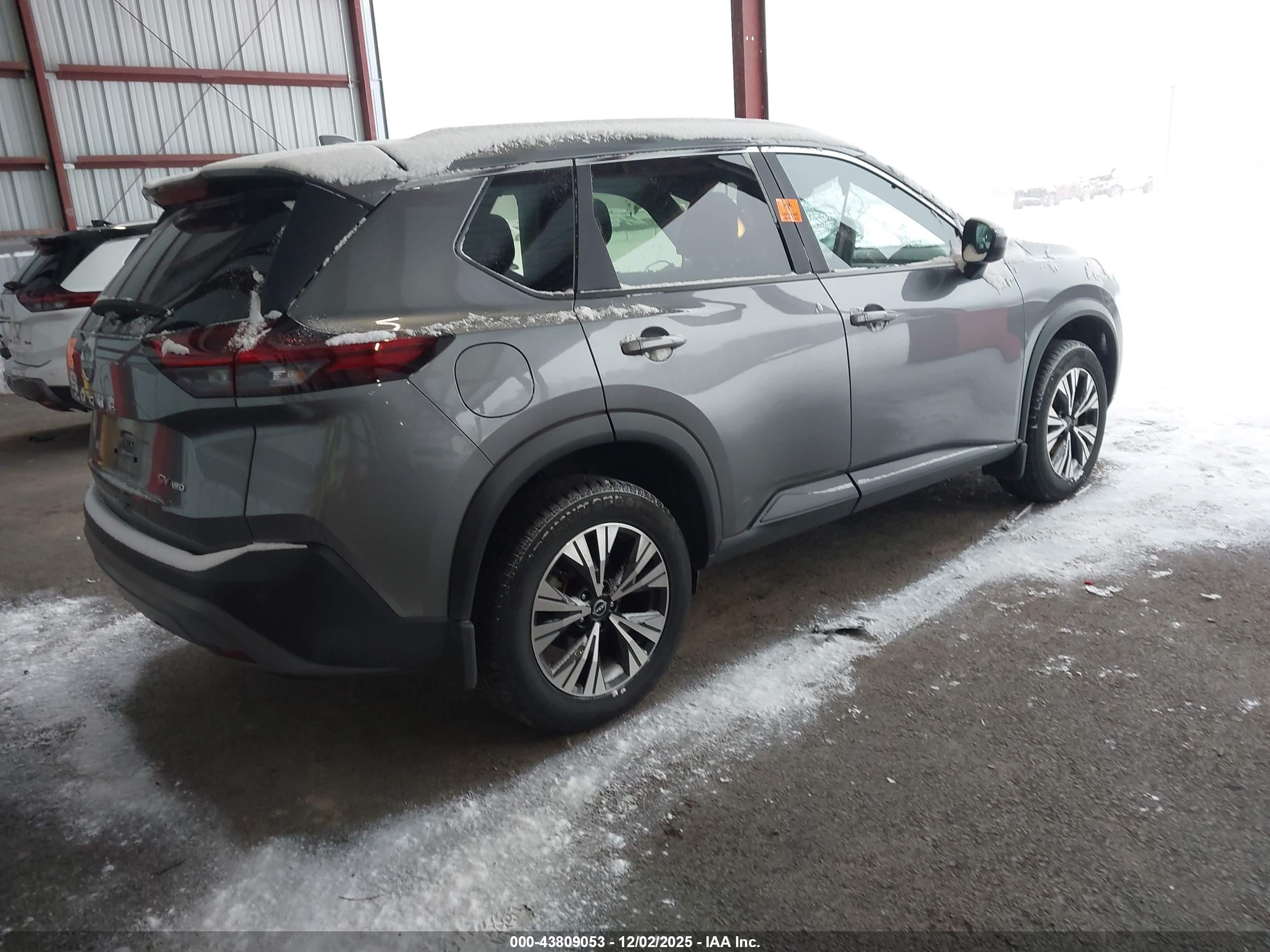NISSAN ROGUE image 4