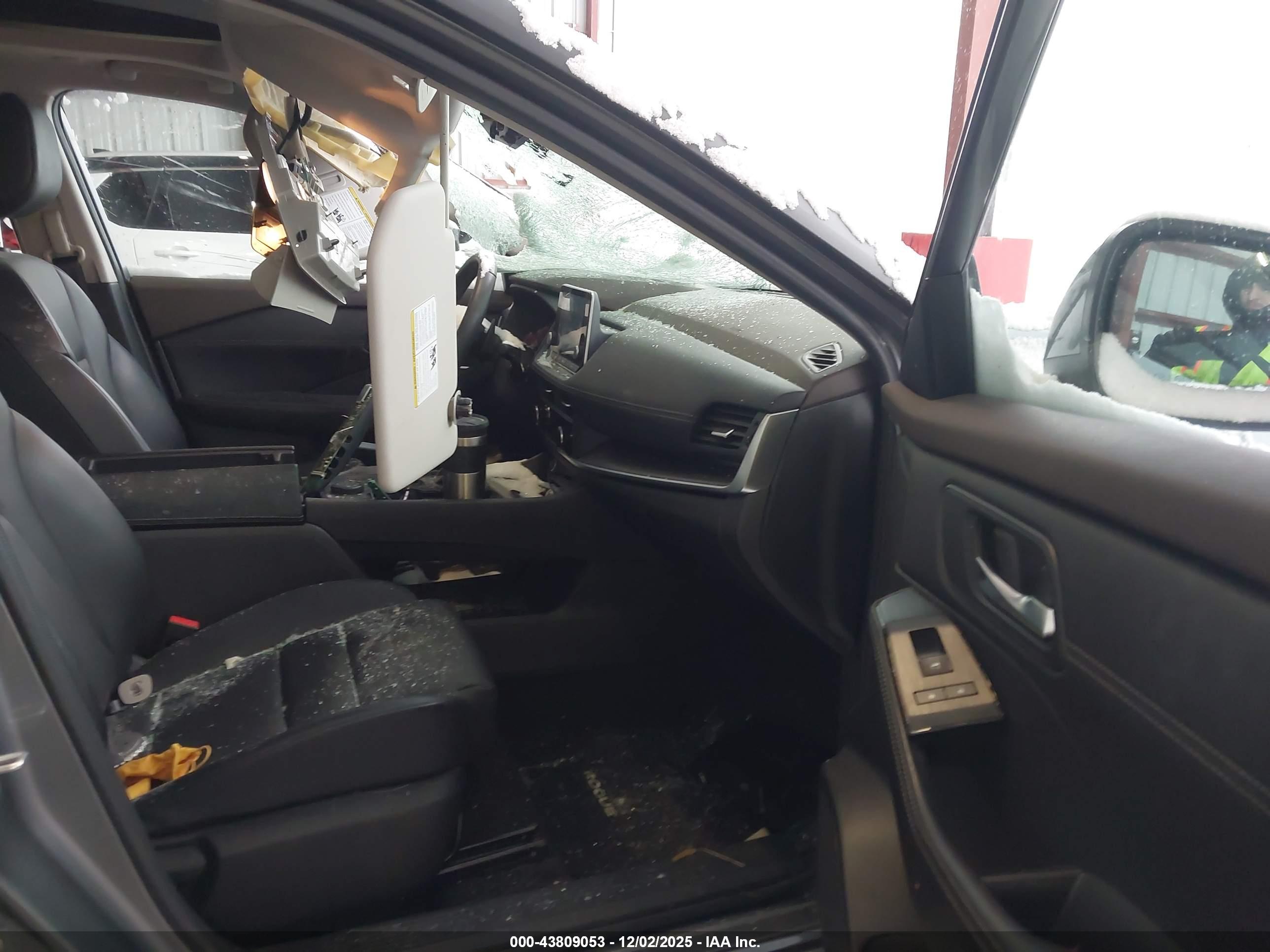 NISSAN ROGUE image 5