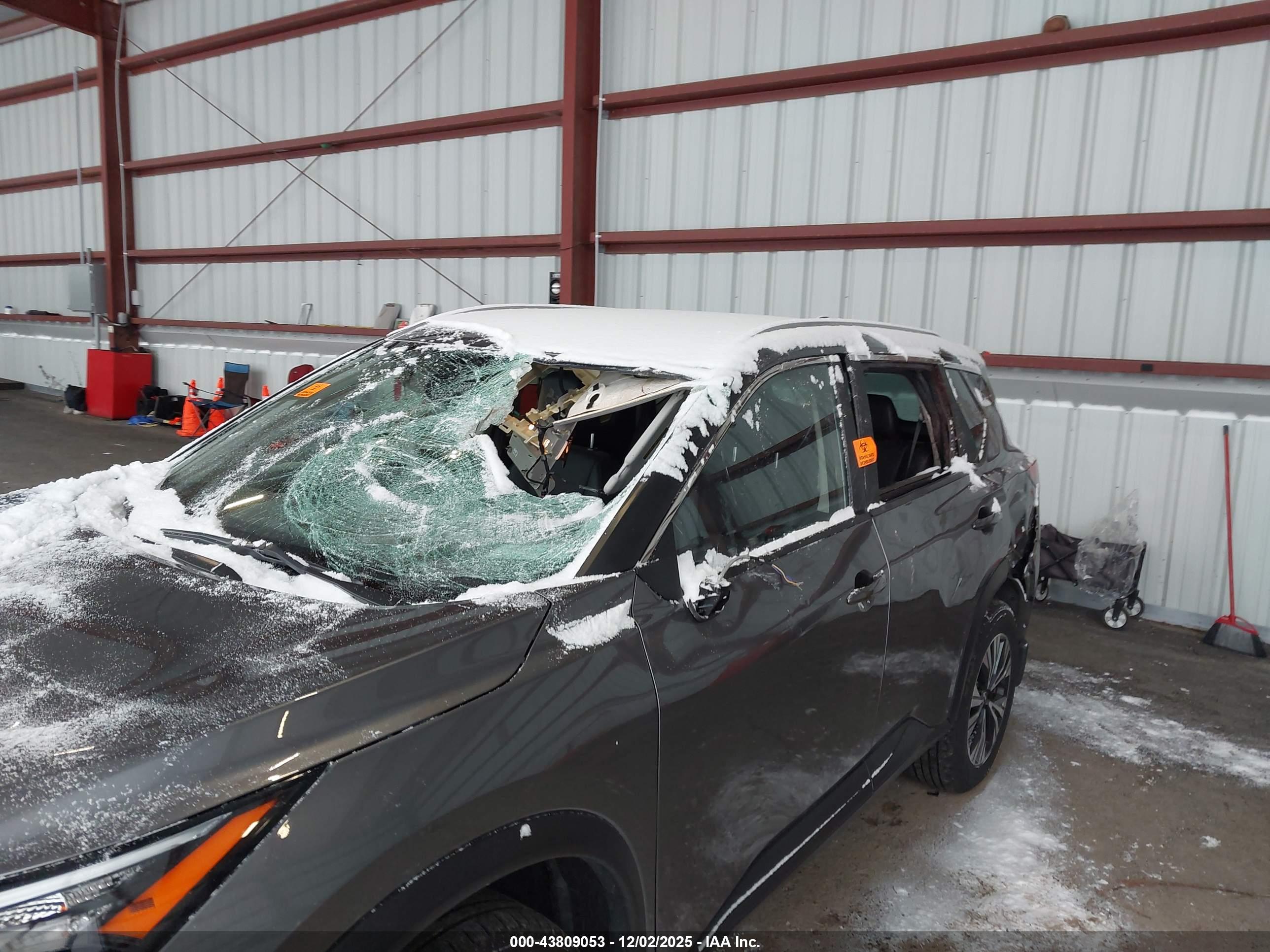NISSAN ROGUE image 6
