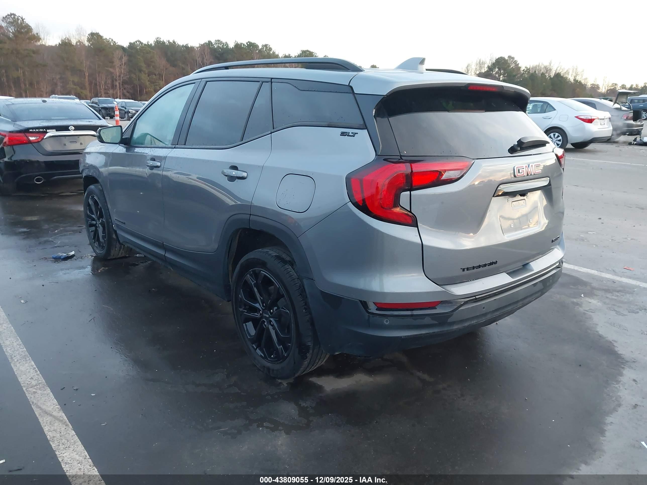 GMC TERRAIN image 3