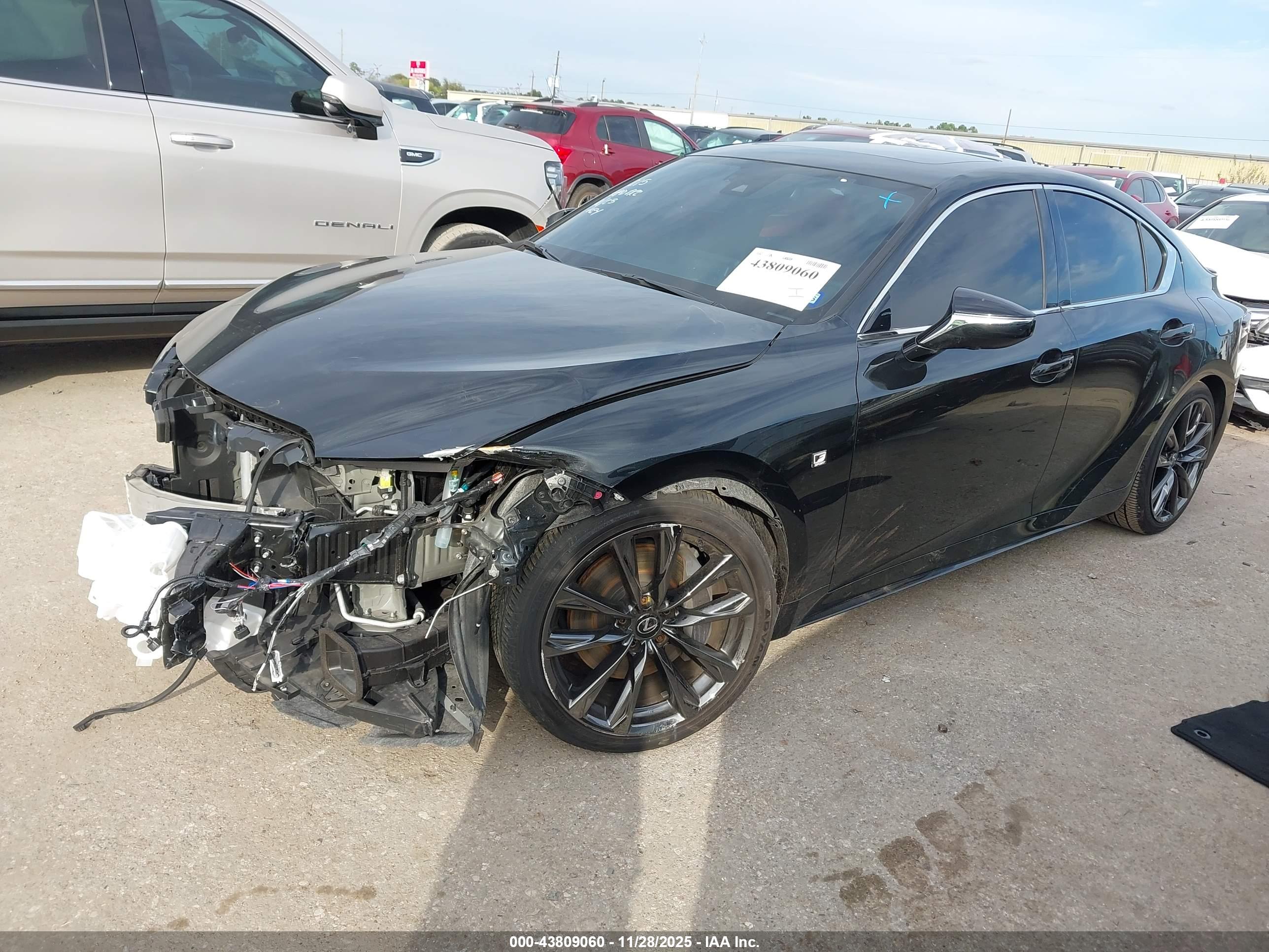 LEXUS IS image 2