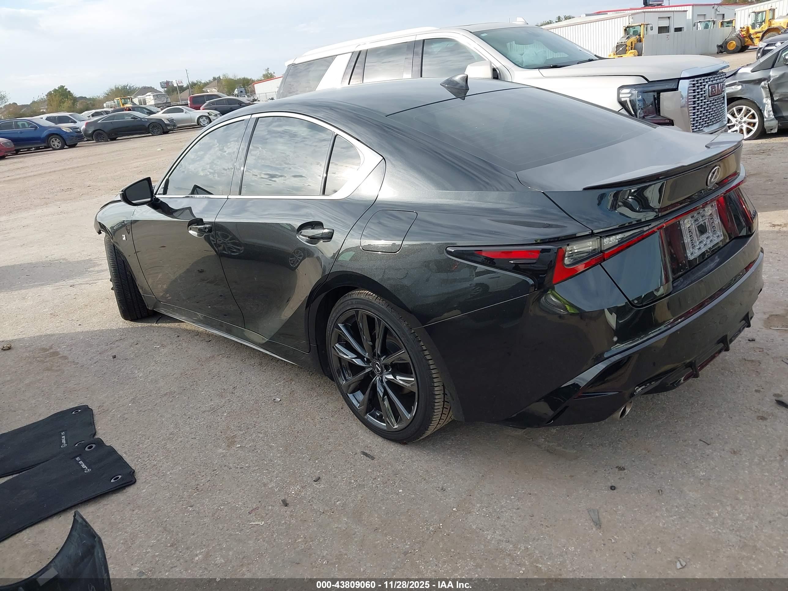 LEXUS IS image 3