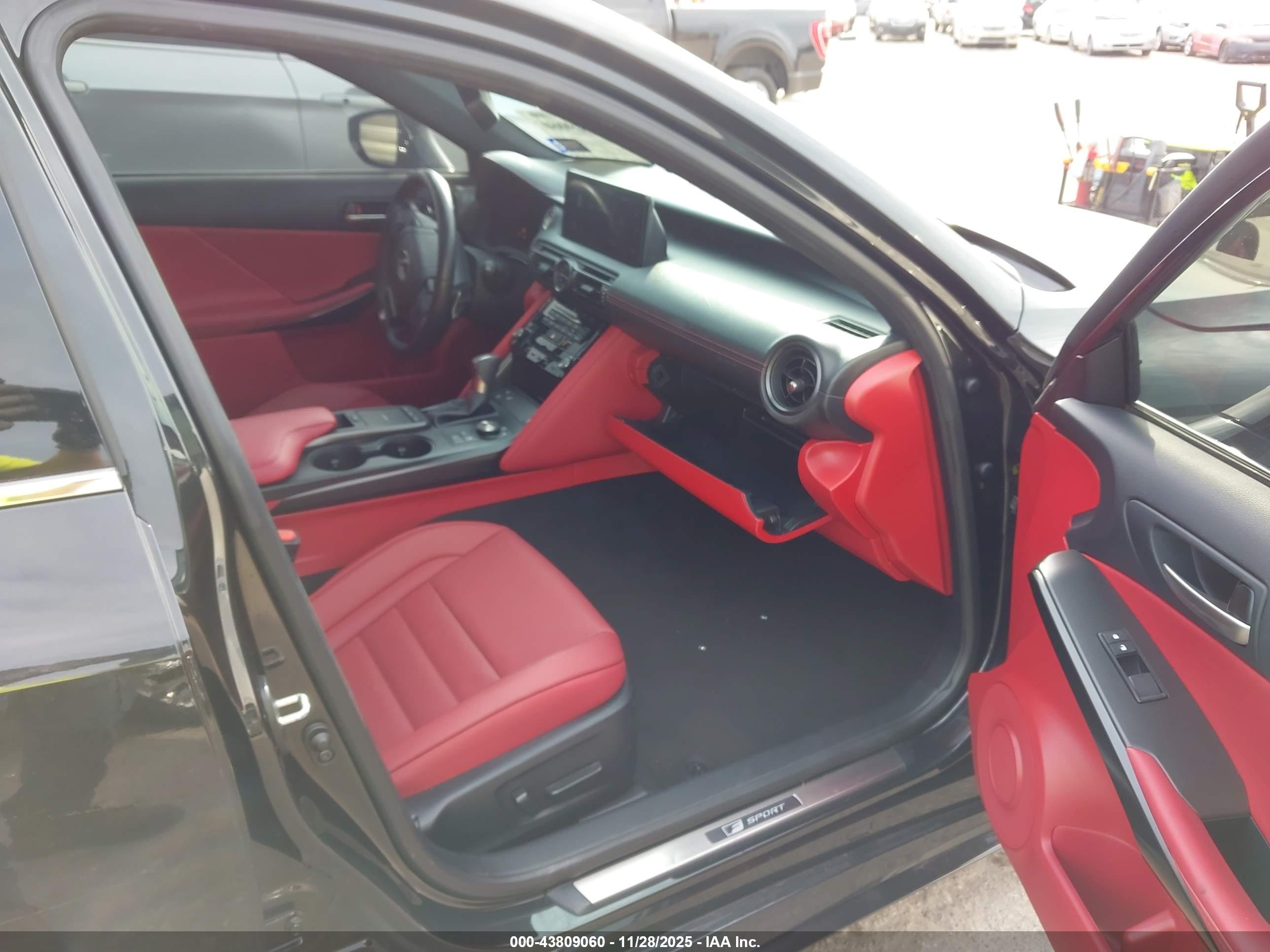 LEXUS IS image 5