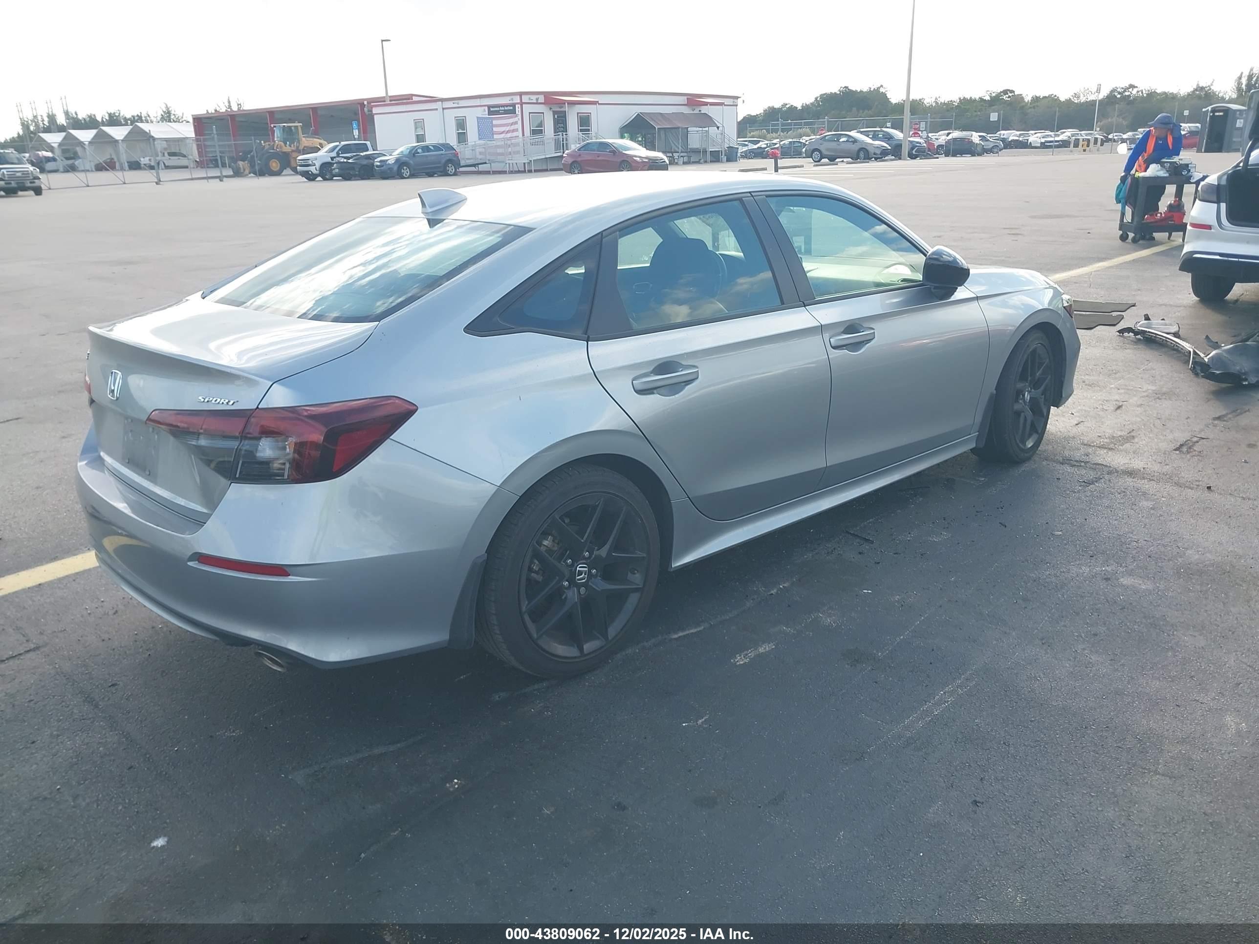 HONDA CIVIC image 4
