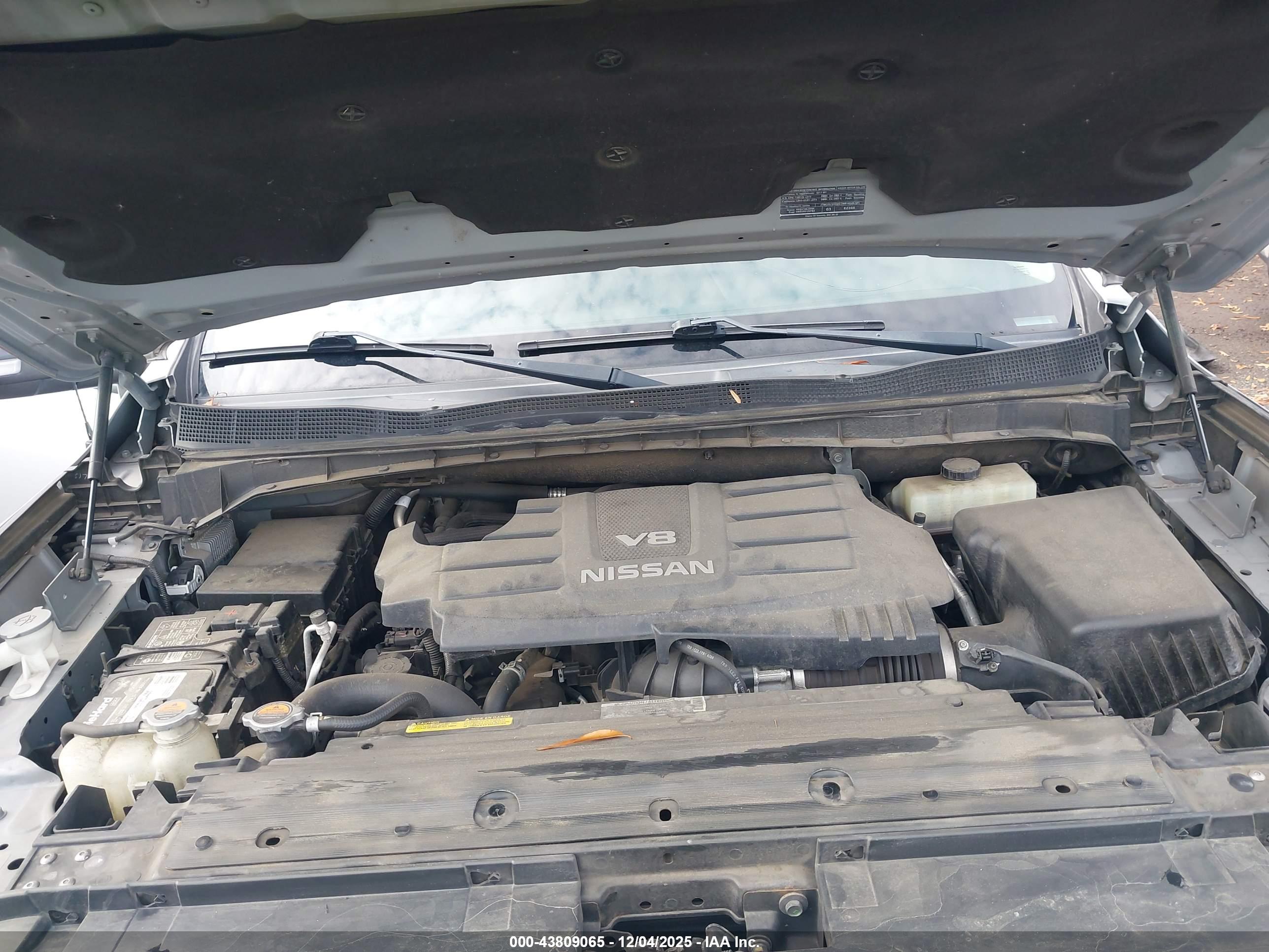 NISSAN TITAN image 10
