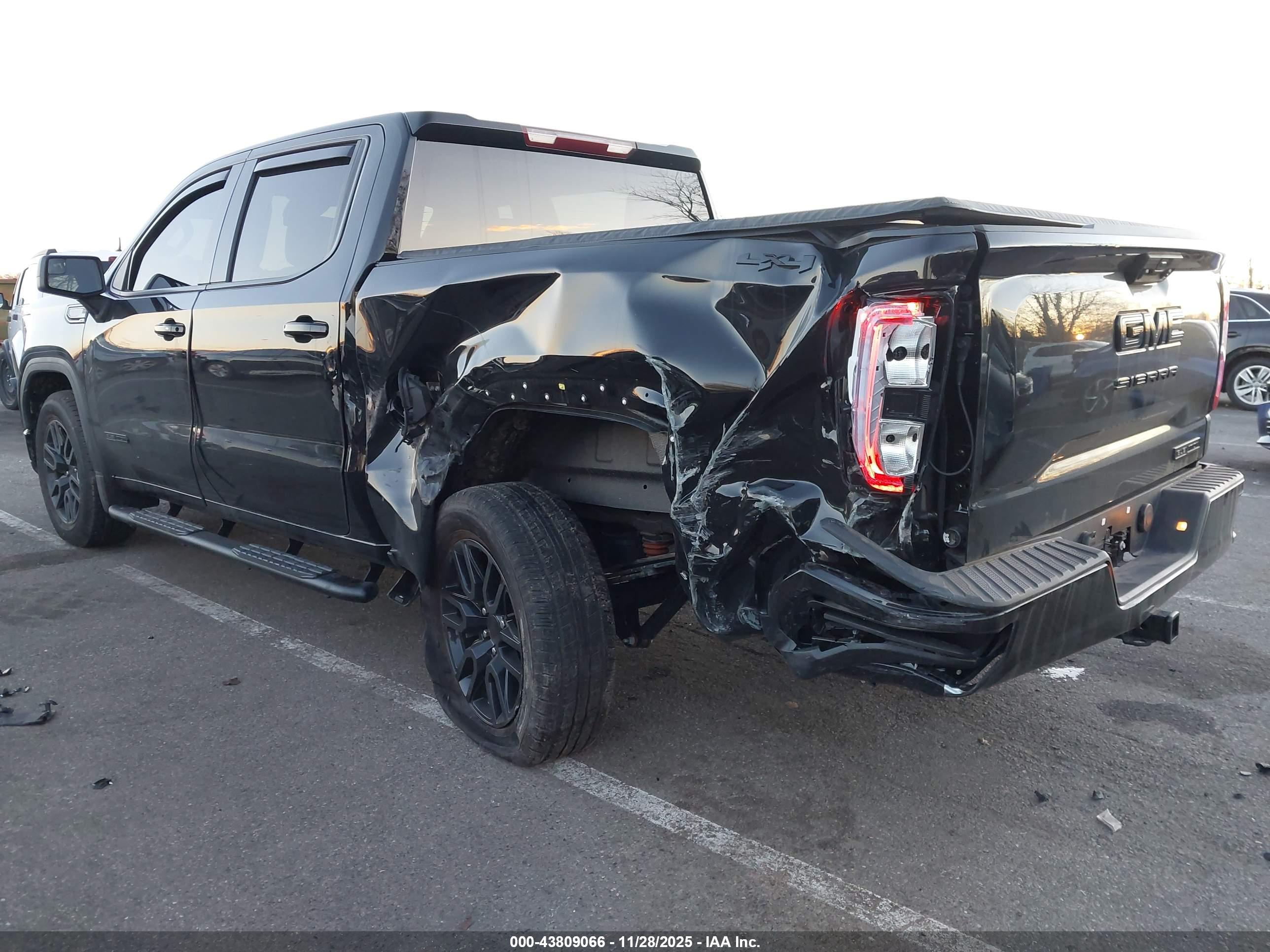 GMC SIERRA image 3