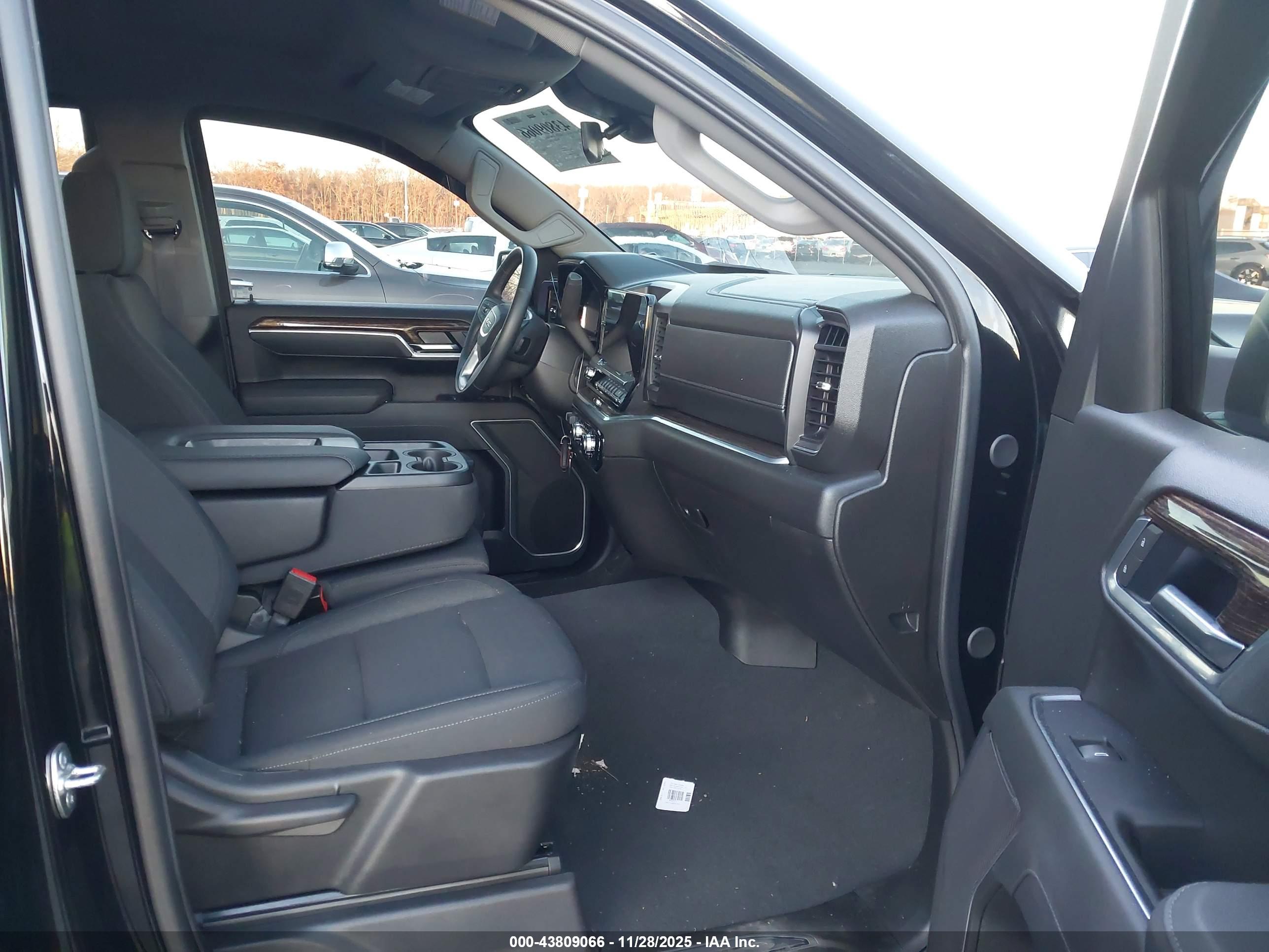 GMC SIERRA image 5