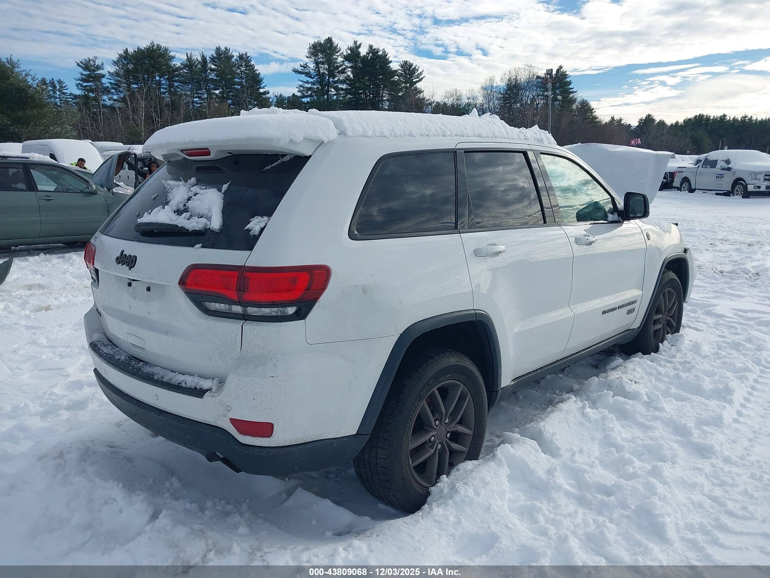 JEEP GRAND image 4