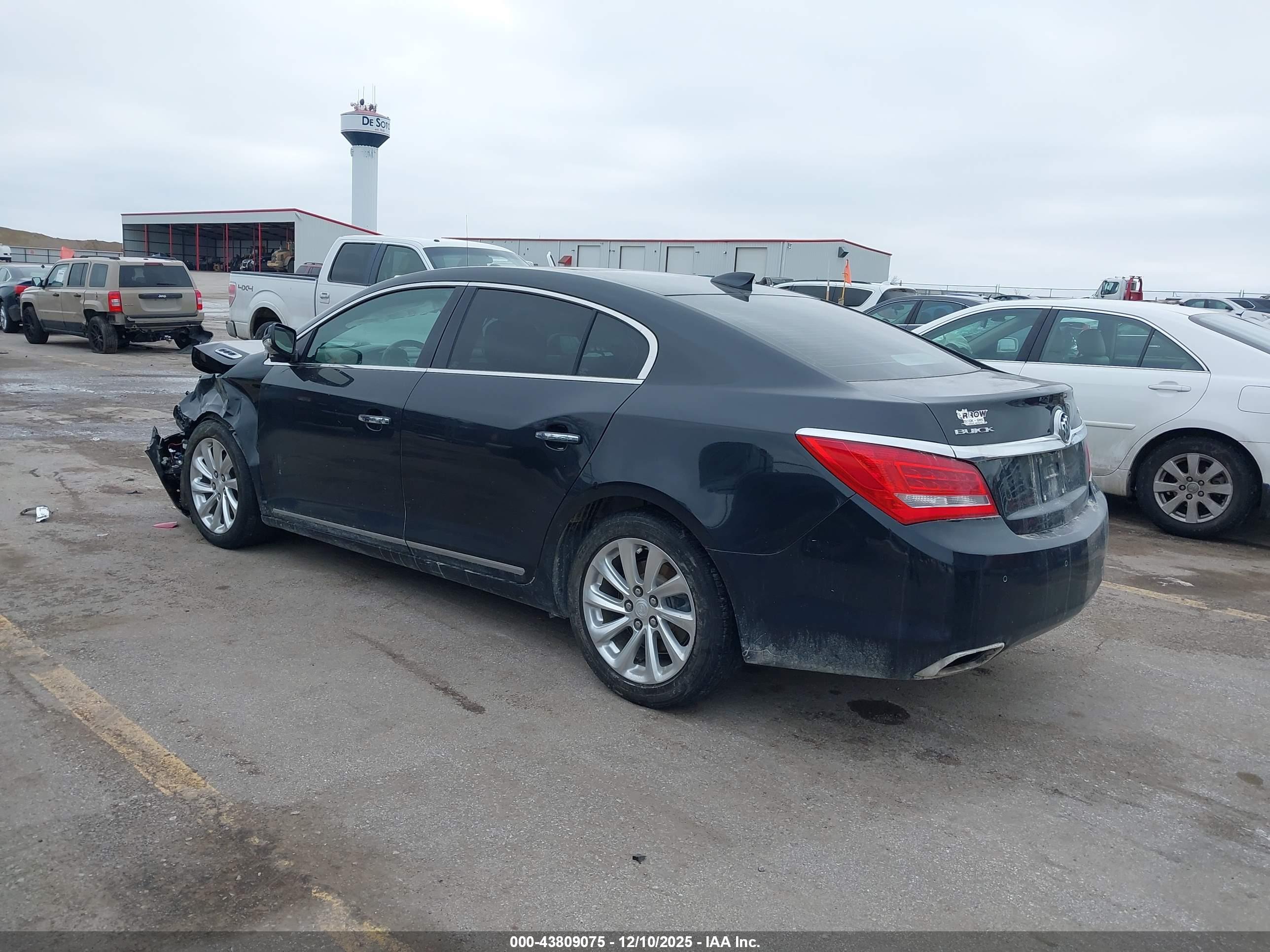 BUICK LACROSSE image 3