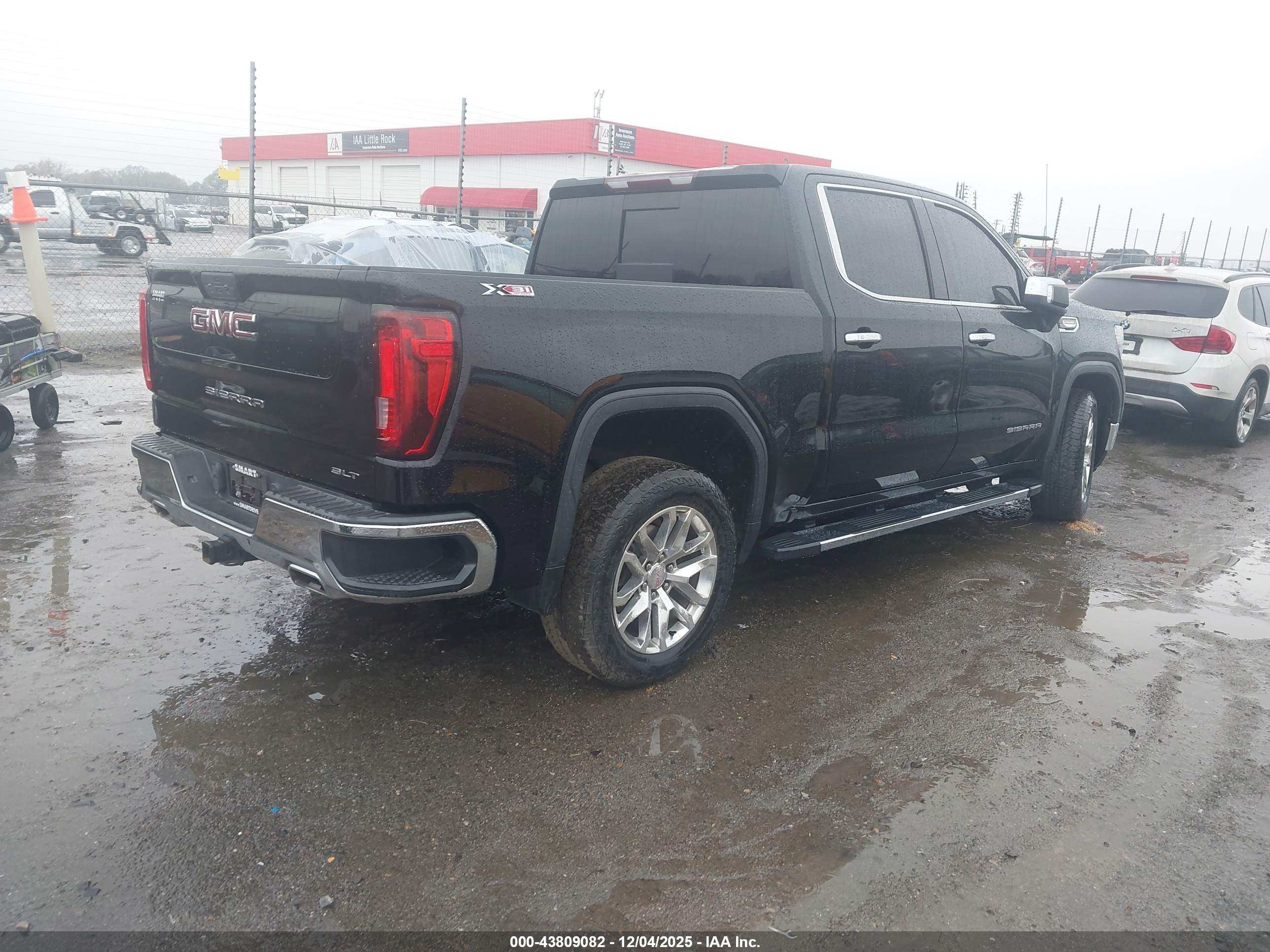 GMC SIERRA image 4