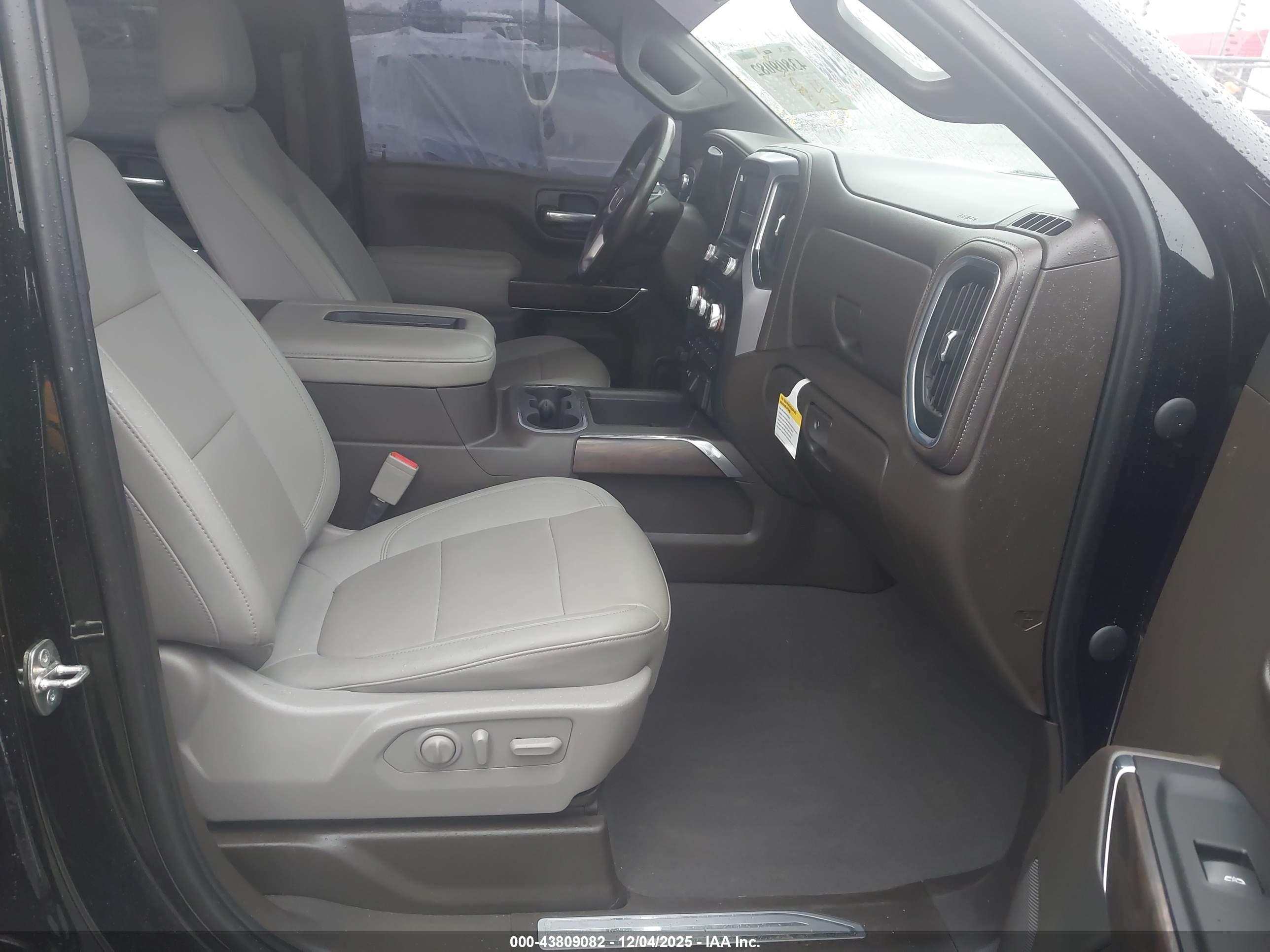 GMC SIERRA image 5
