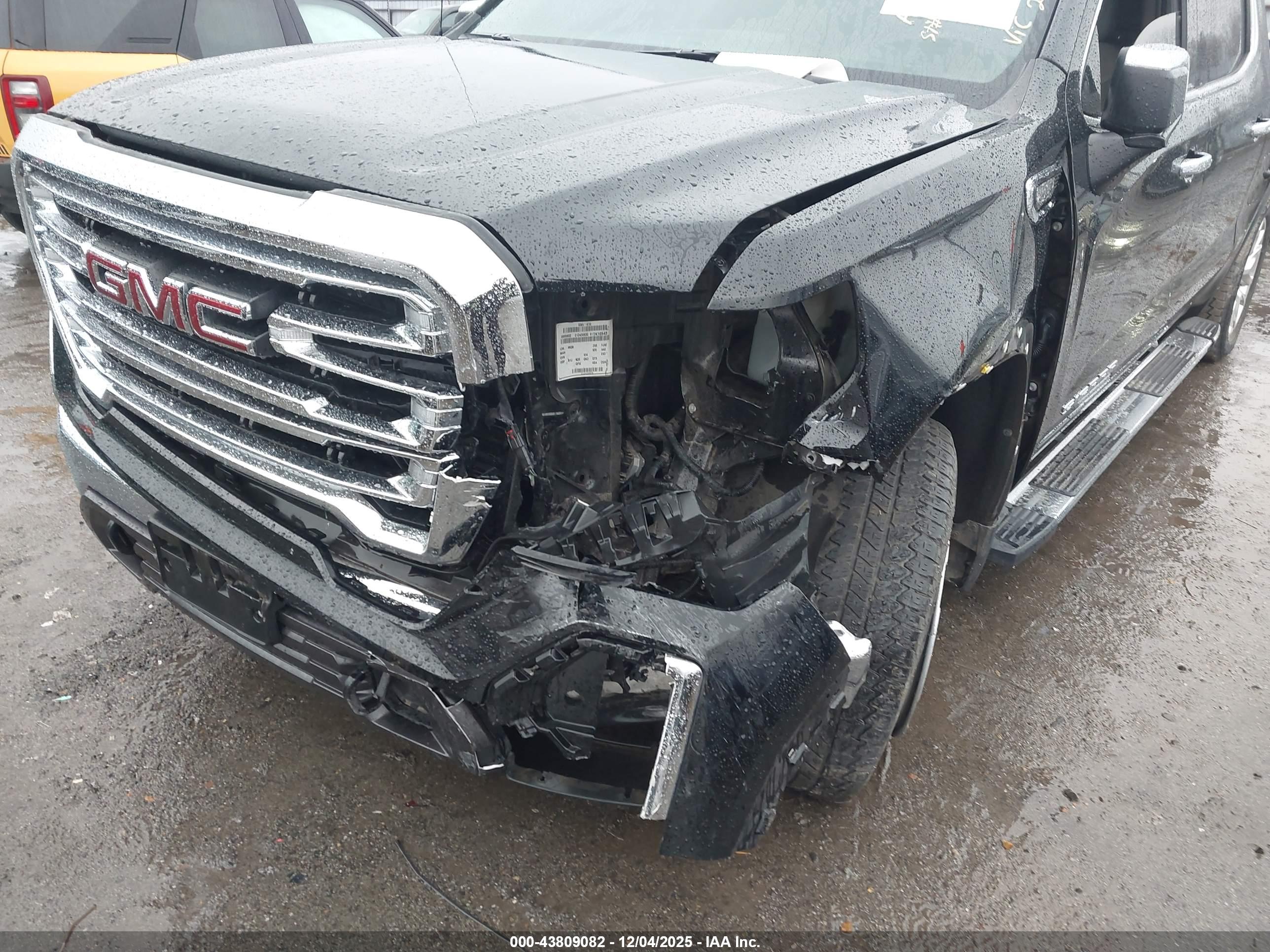 GMC SIERRA image 6