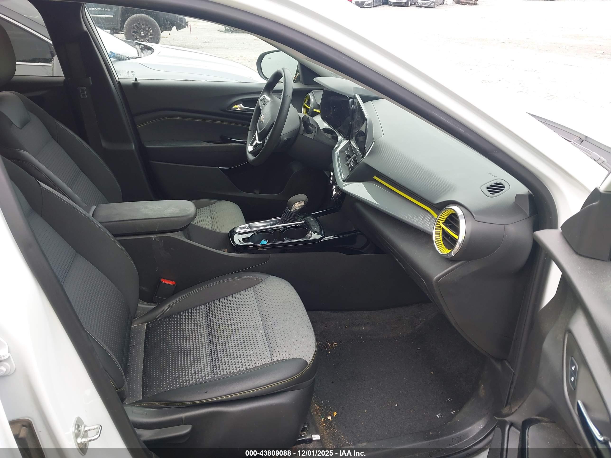 CHEVROLET TRAX image 5
