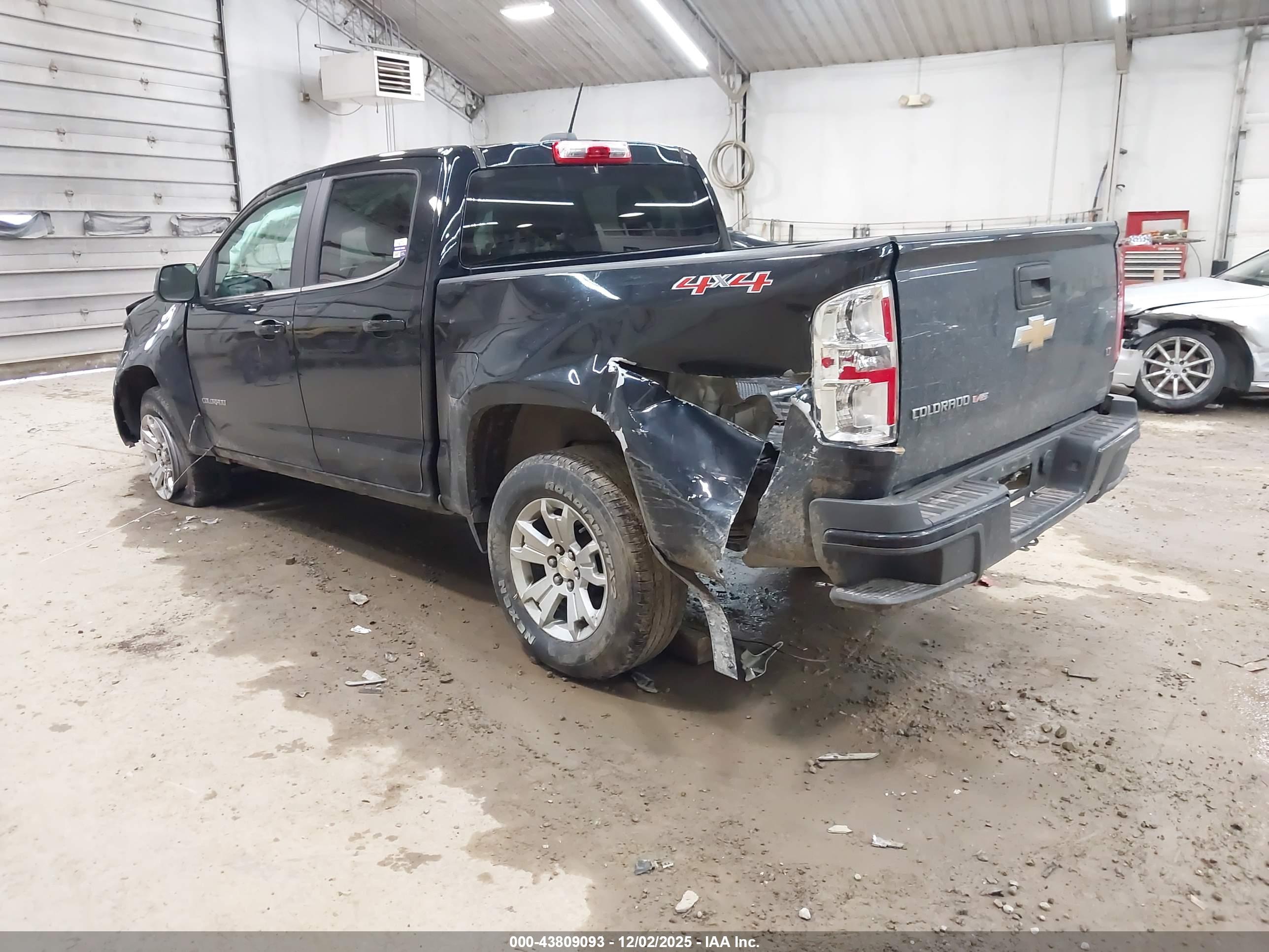 CHEVROLET COLORADO image 3