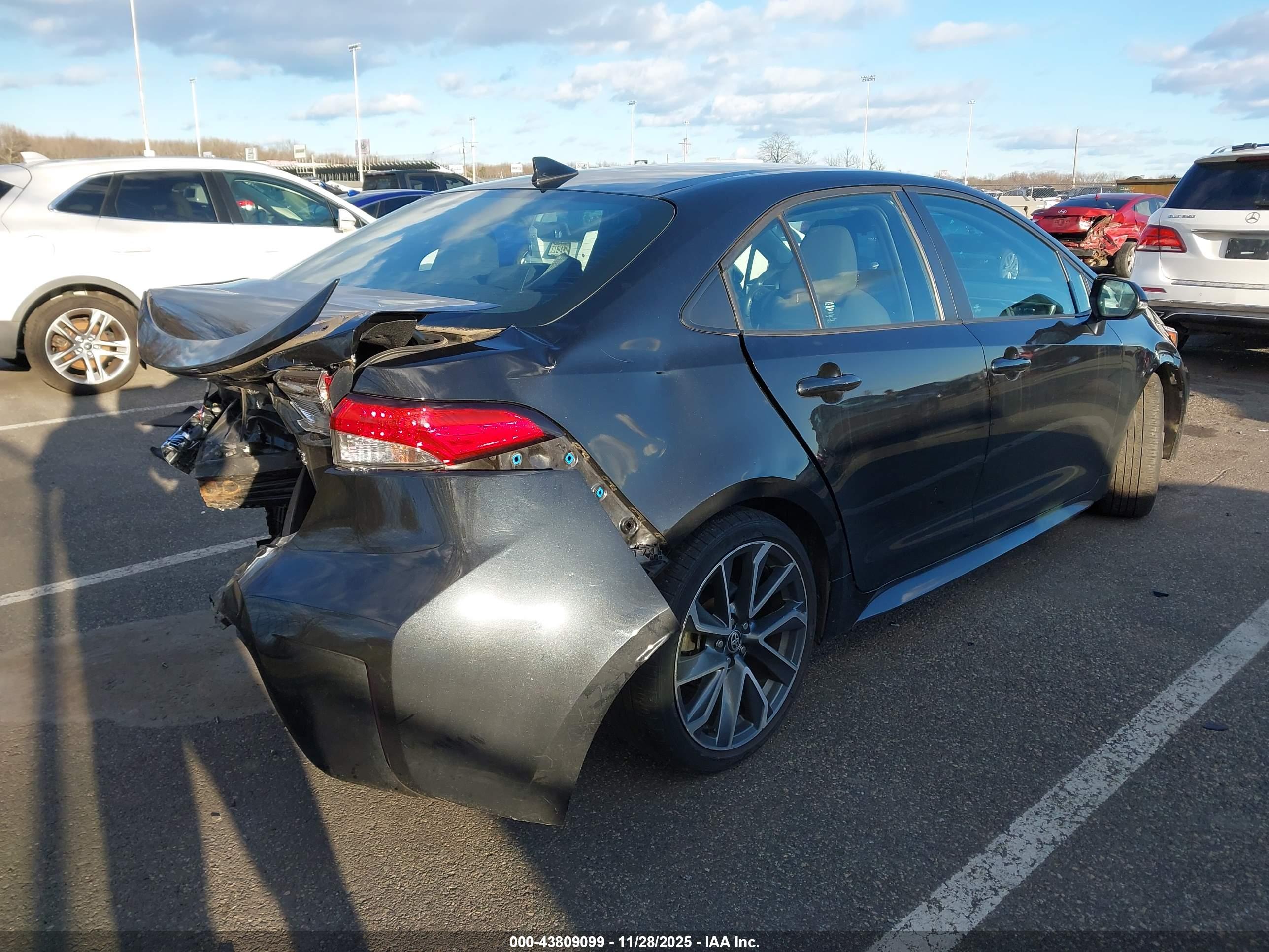 TOYOTA COROLLA image 4