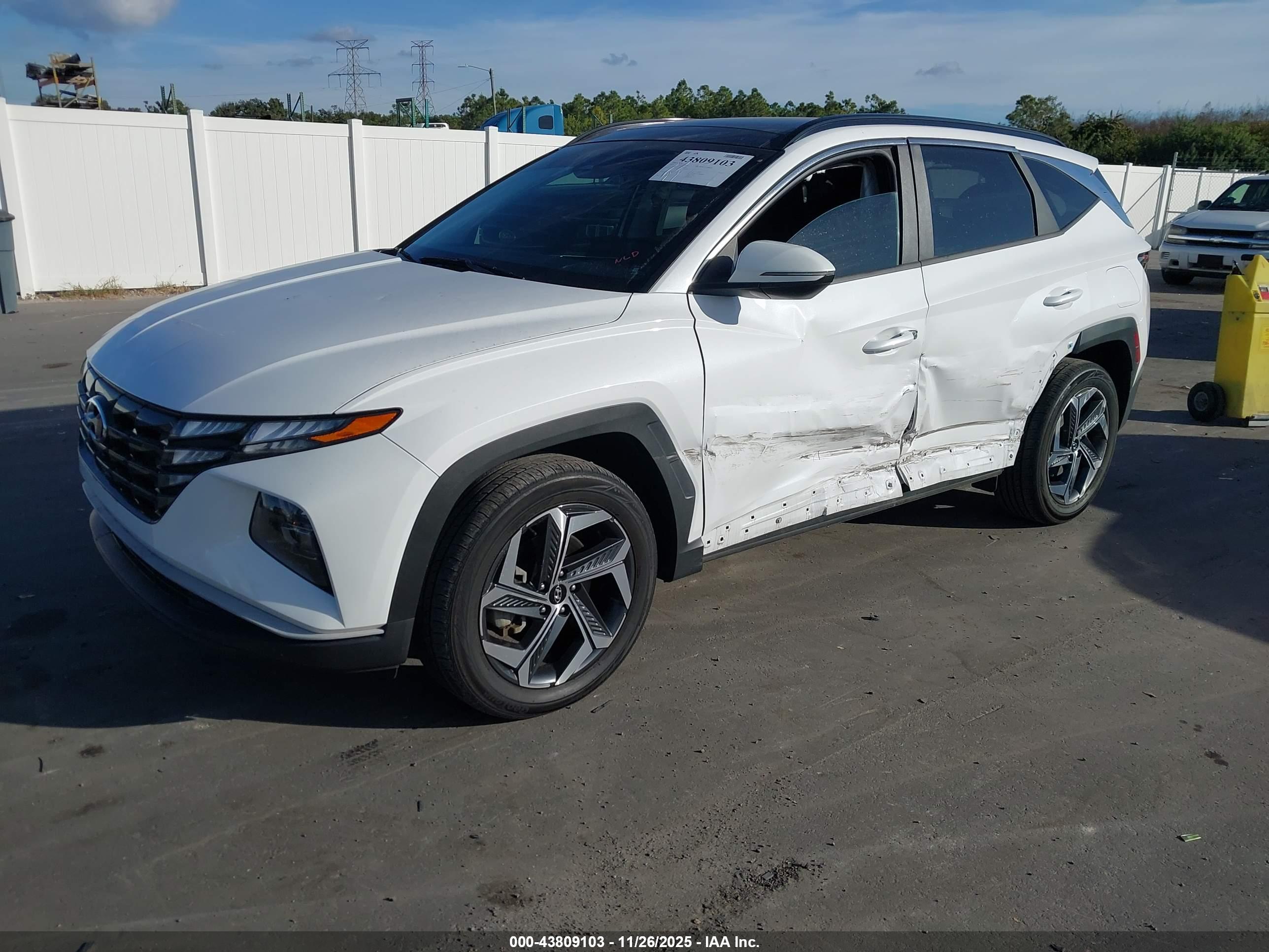 HYUNDAI TUCSON image 2