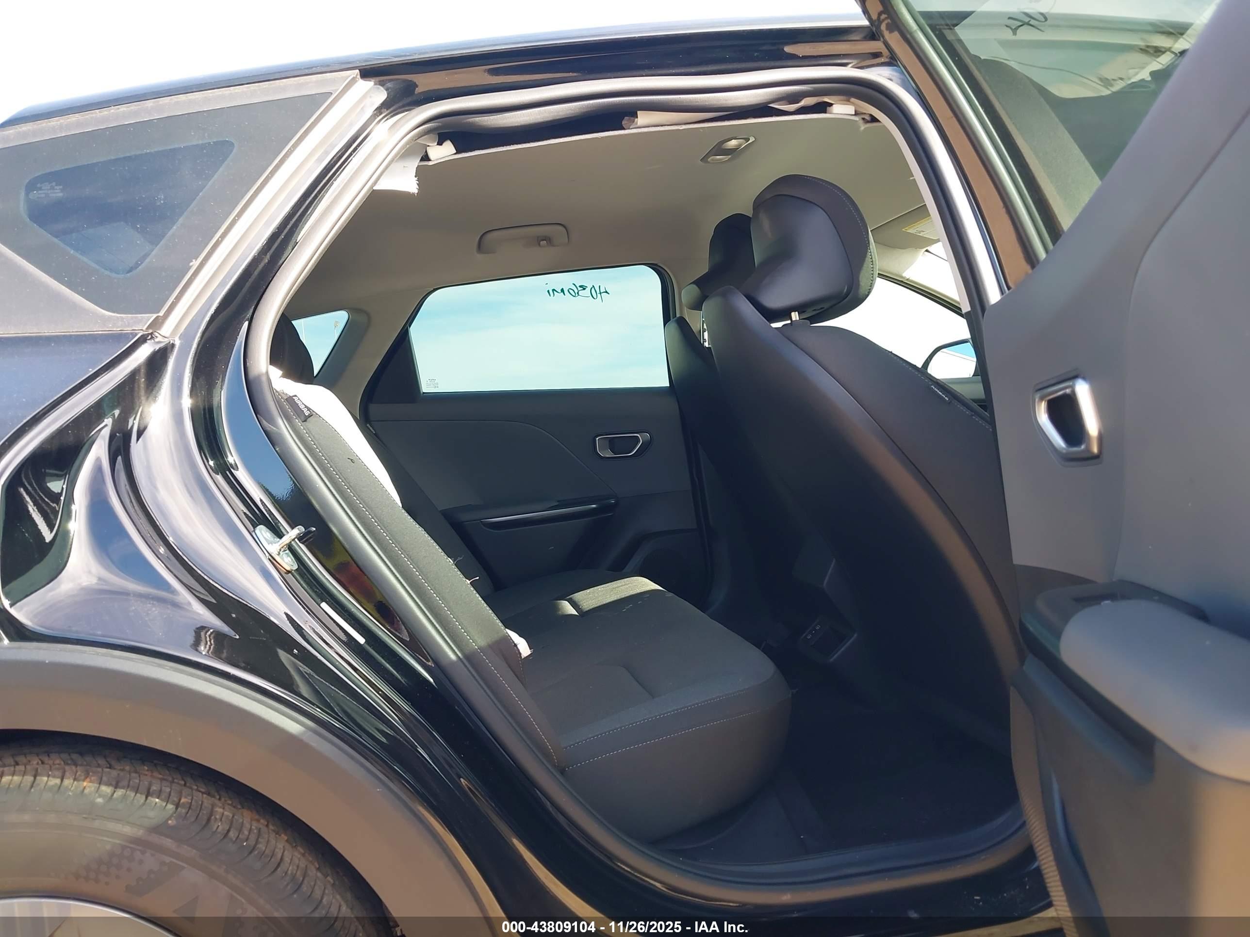 KIA K4 image 8