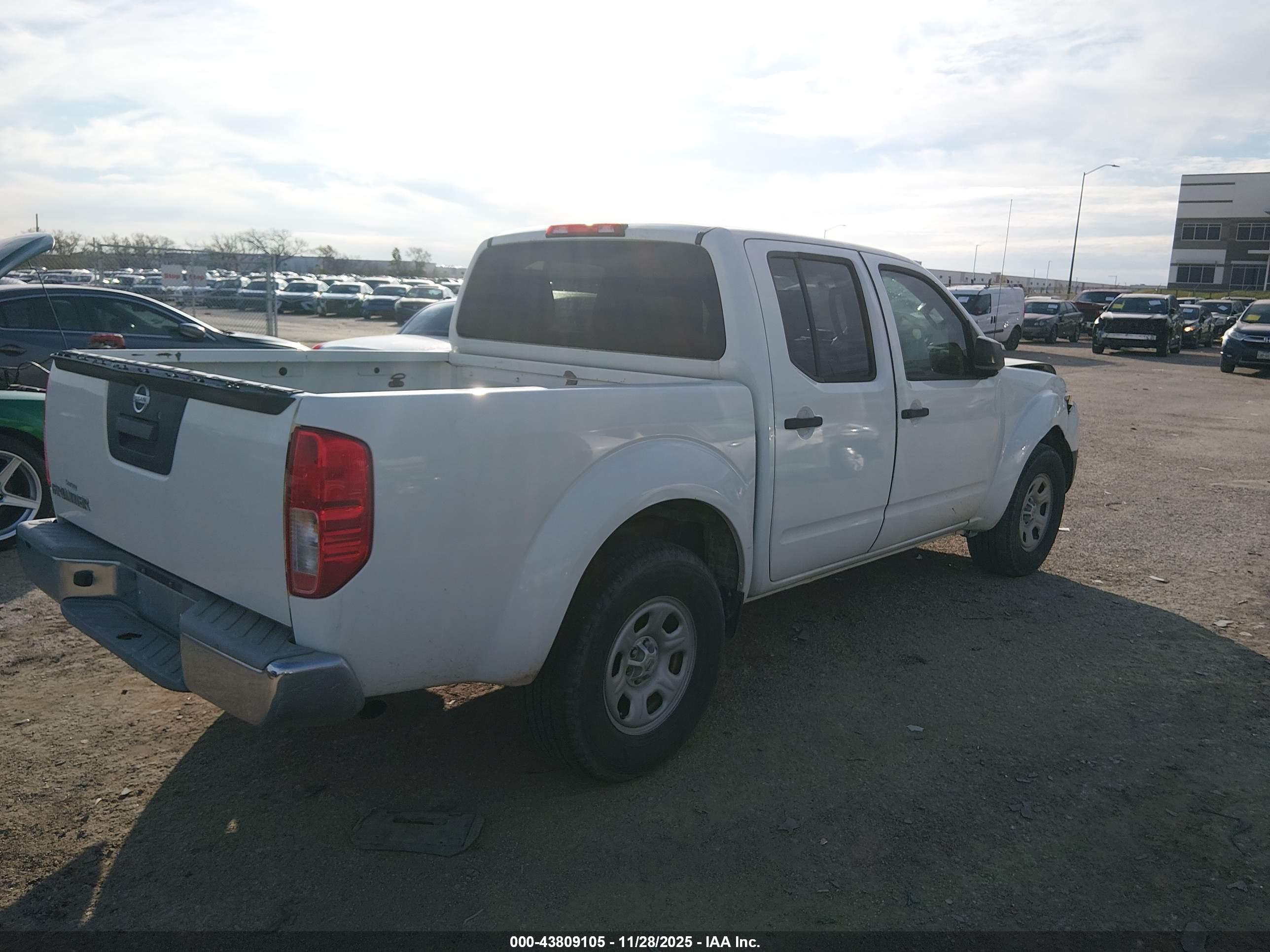 NISSAN FRONTIER image 4