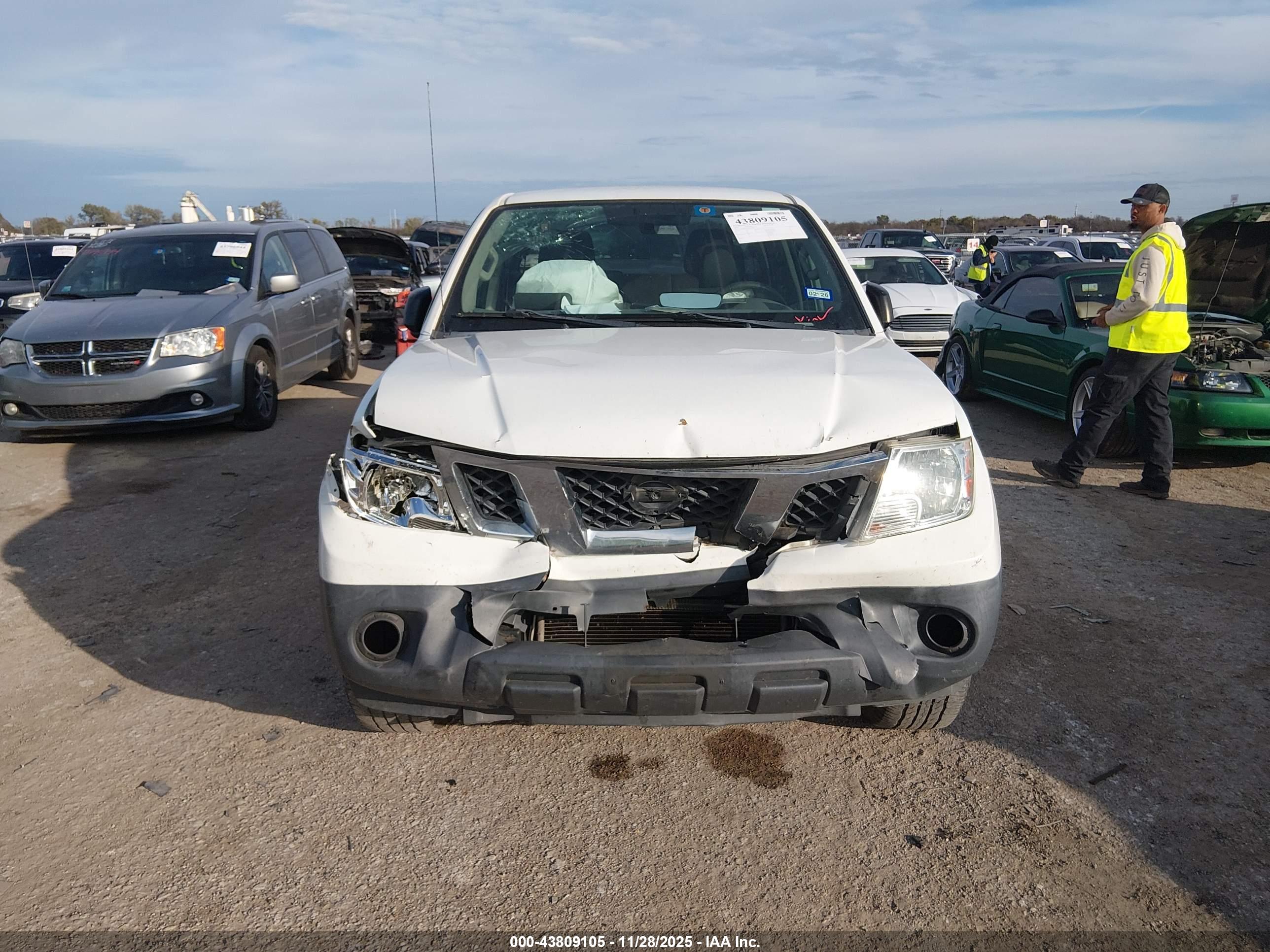 NISSAN FRONTIER image 6