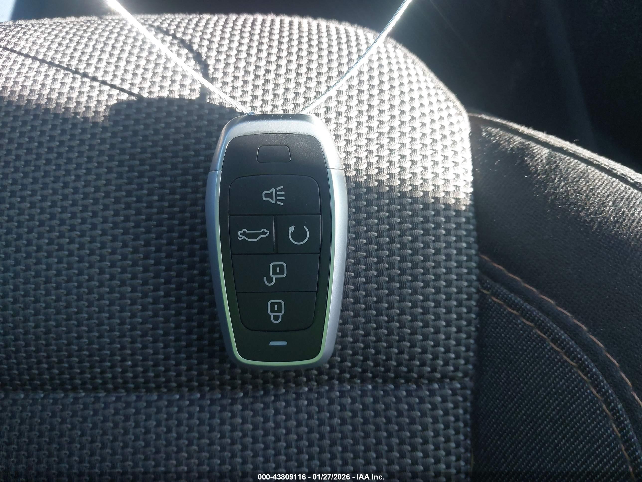 CHEVROLET TRAVERSE image 11