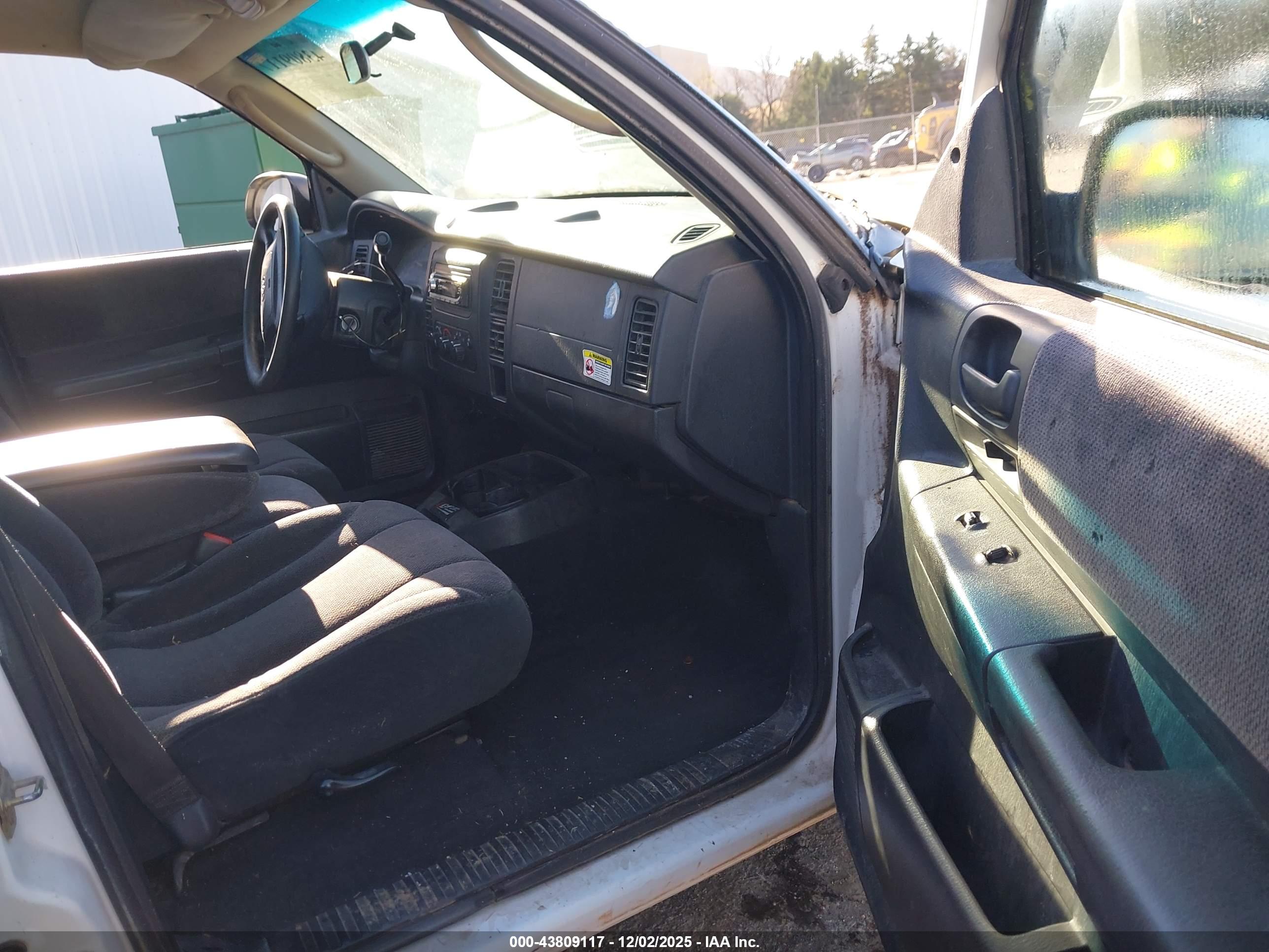 DODGE DAKOTA image 5