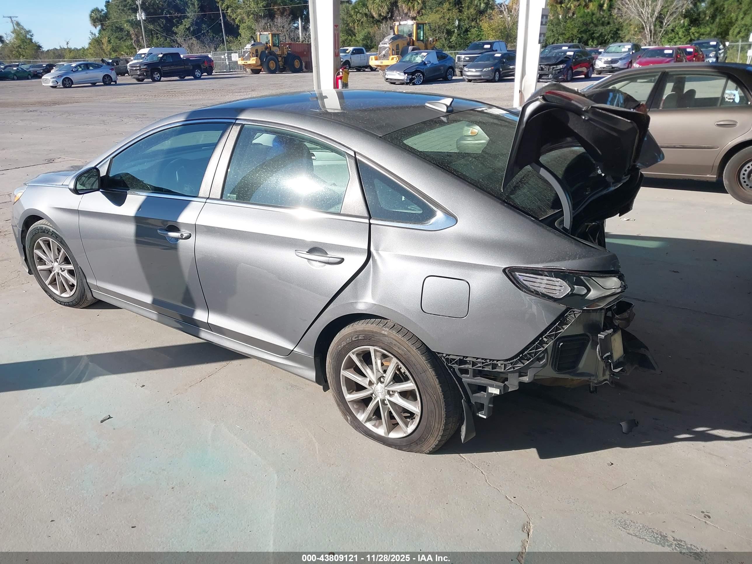 HYUNDAI SONATA image 3