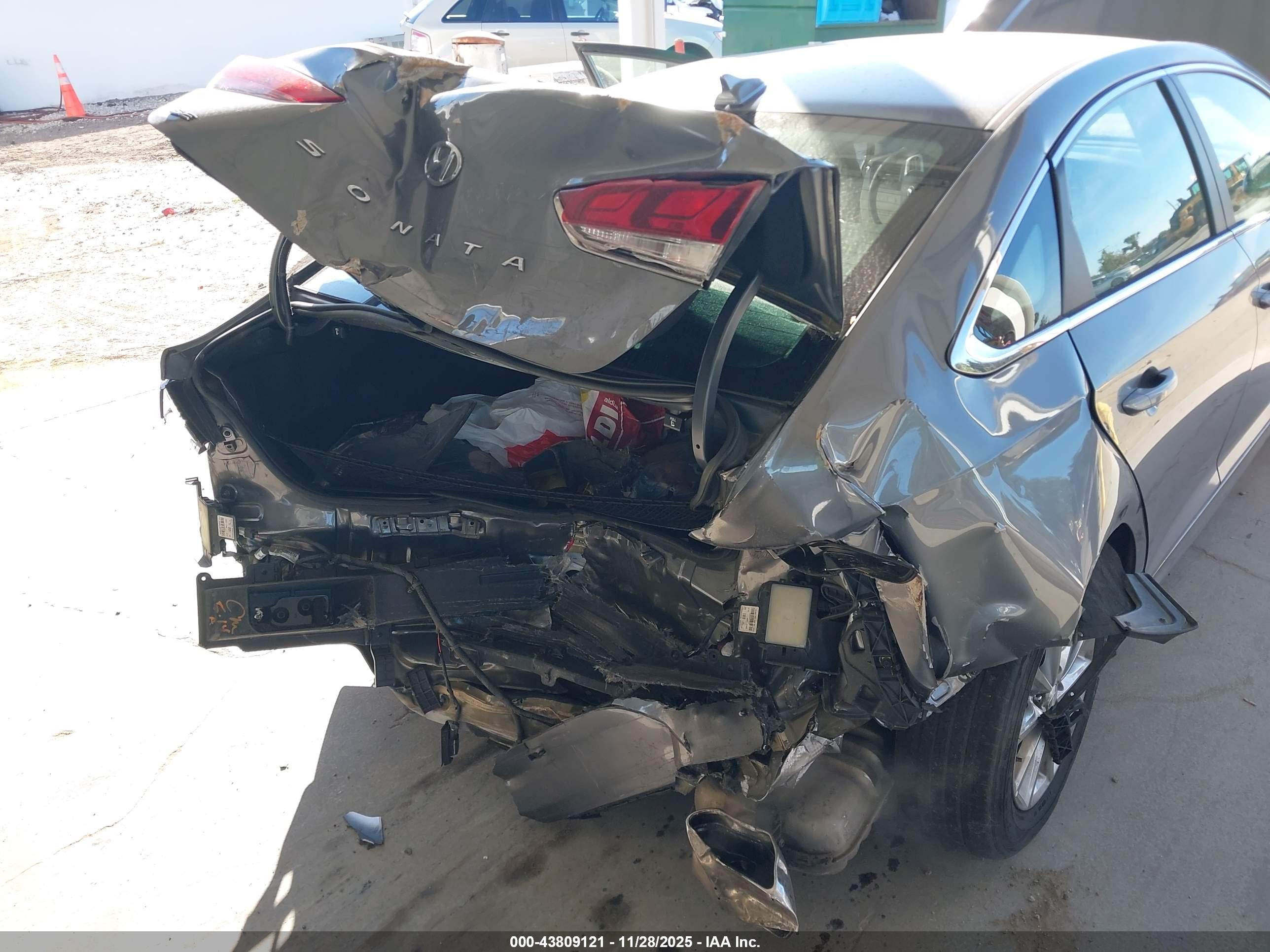 HYUNDAI SONATA image 6