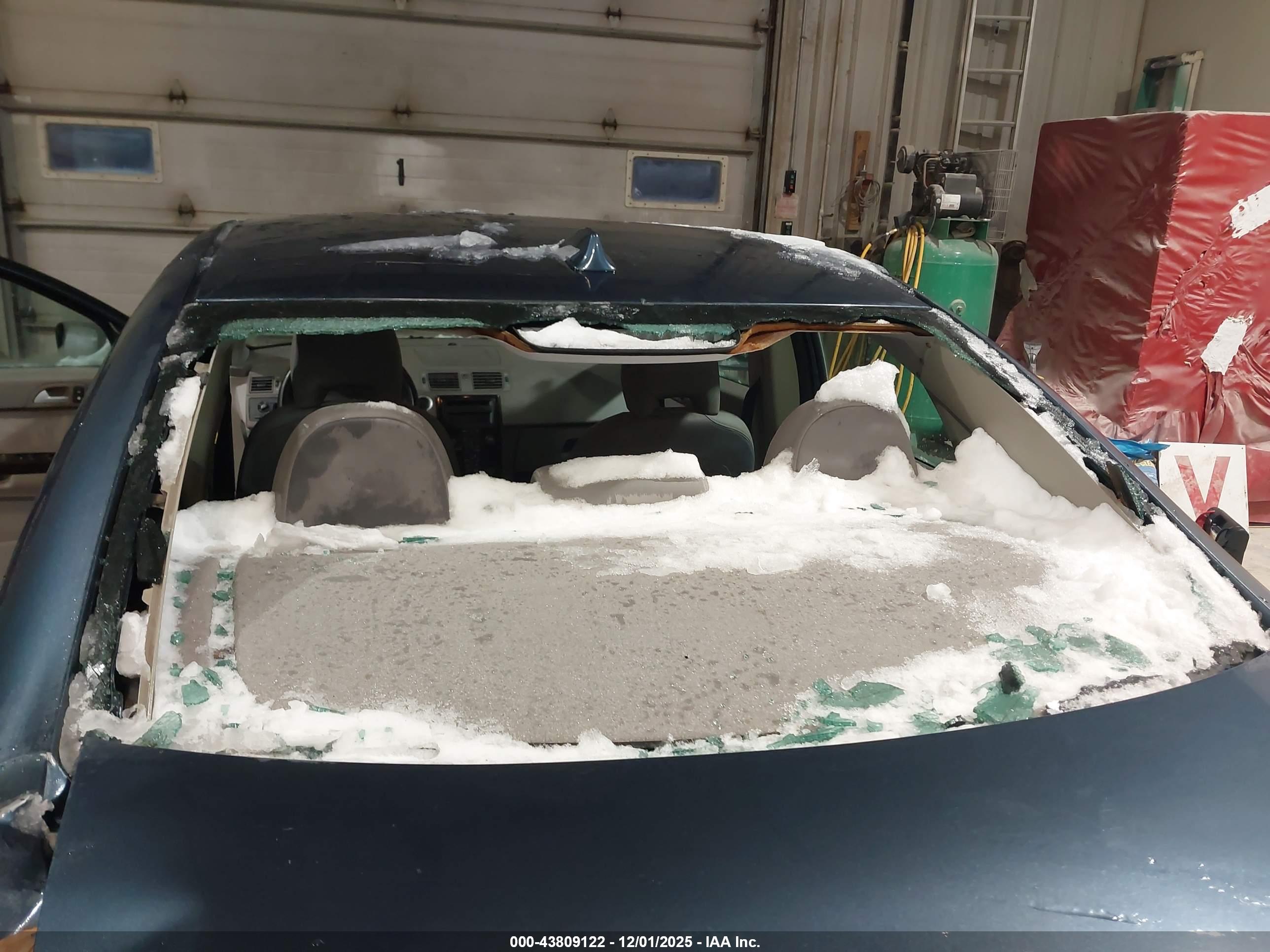 VOLVO S40 image 6