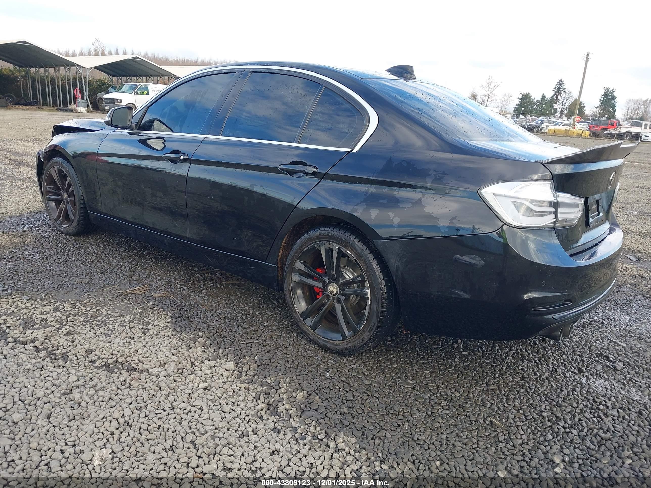 BMW 330I image 3