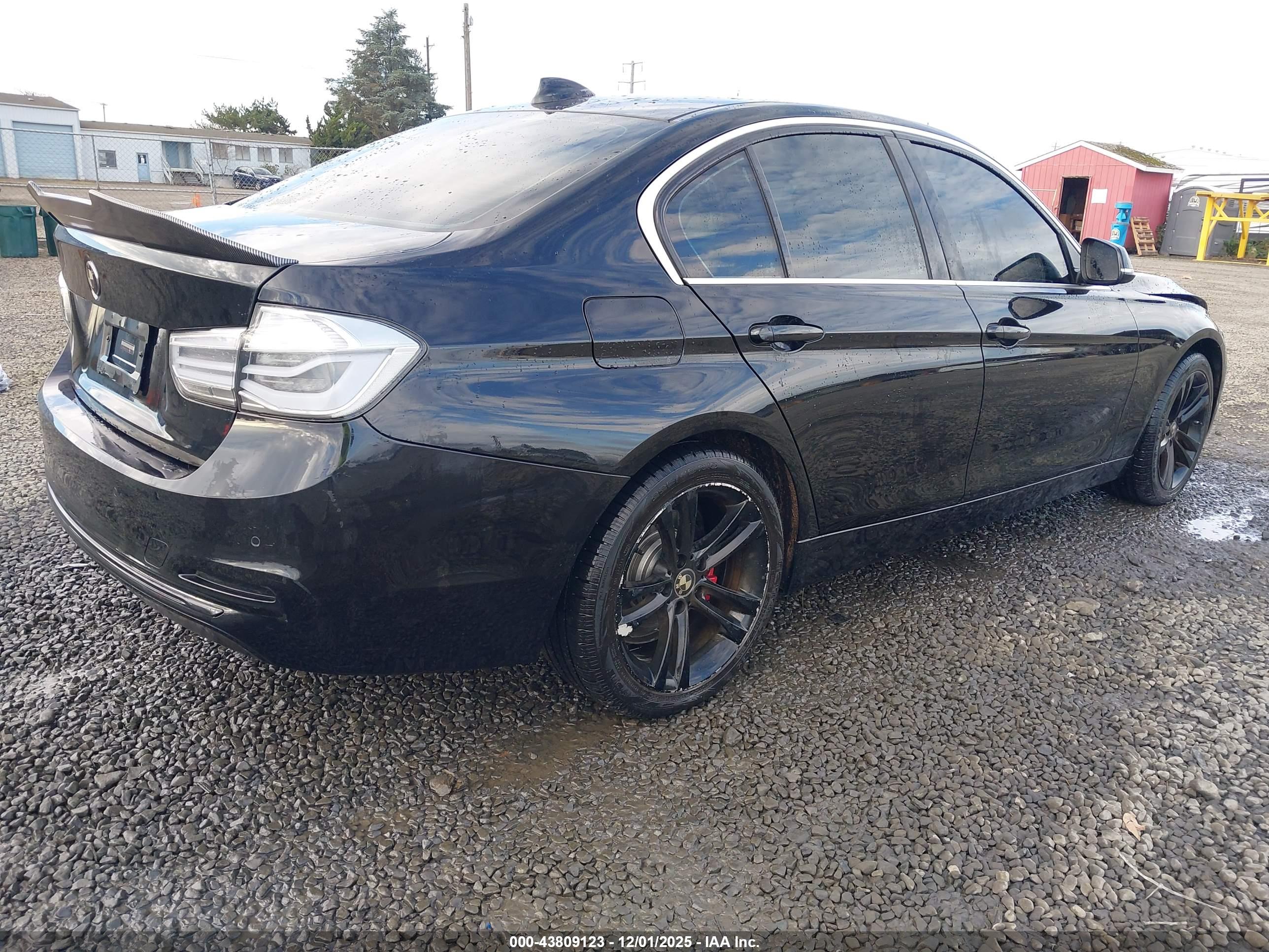 BMW 330I image 4