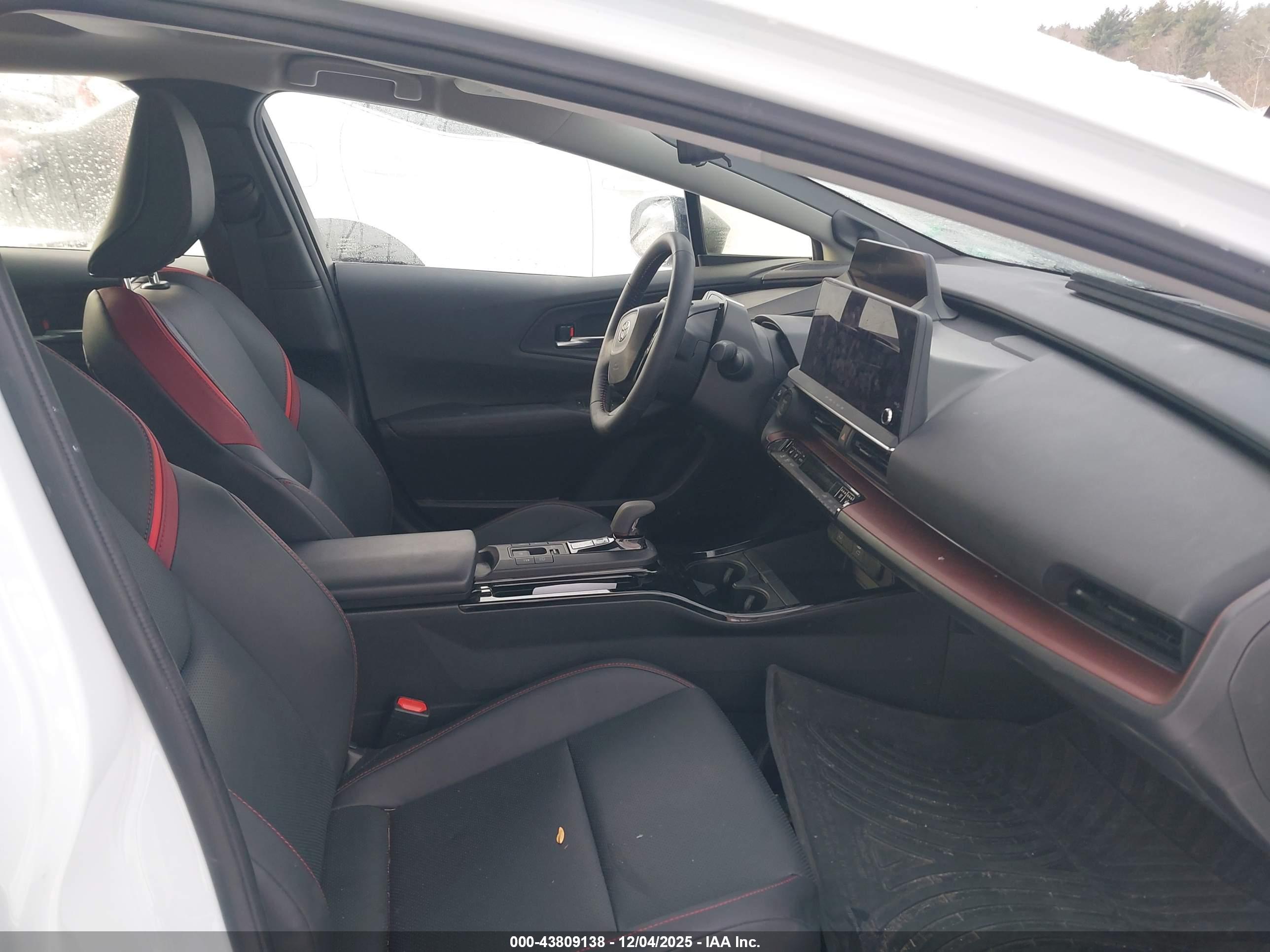 TOYOTA PRIUS image 5