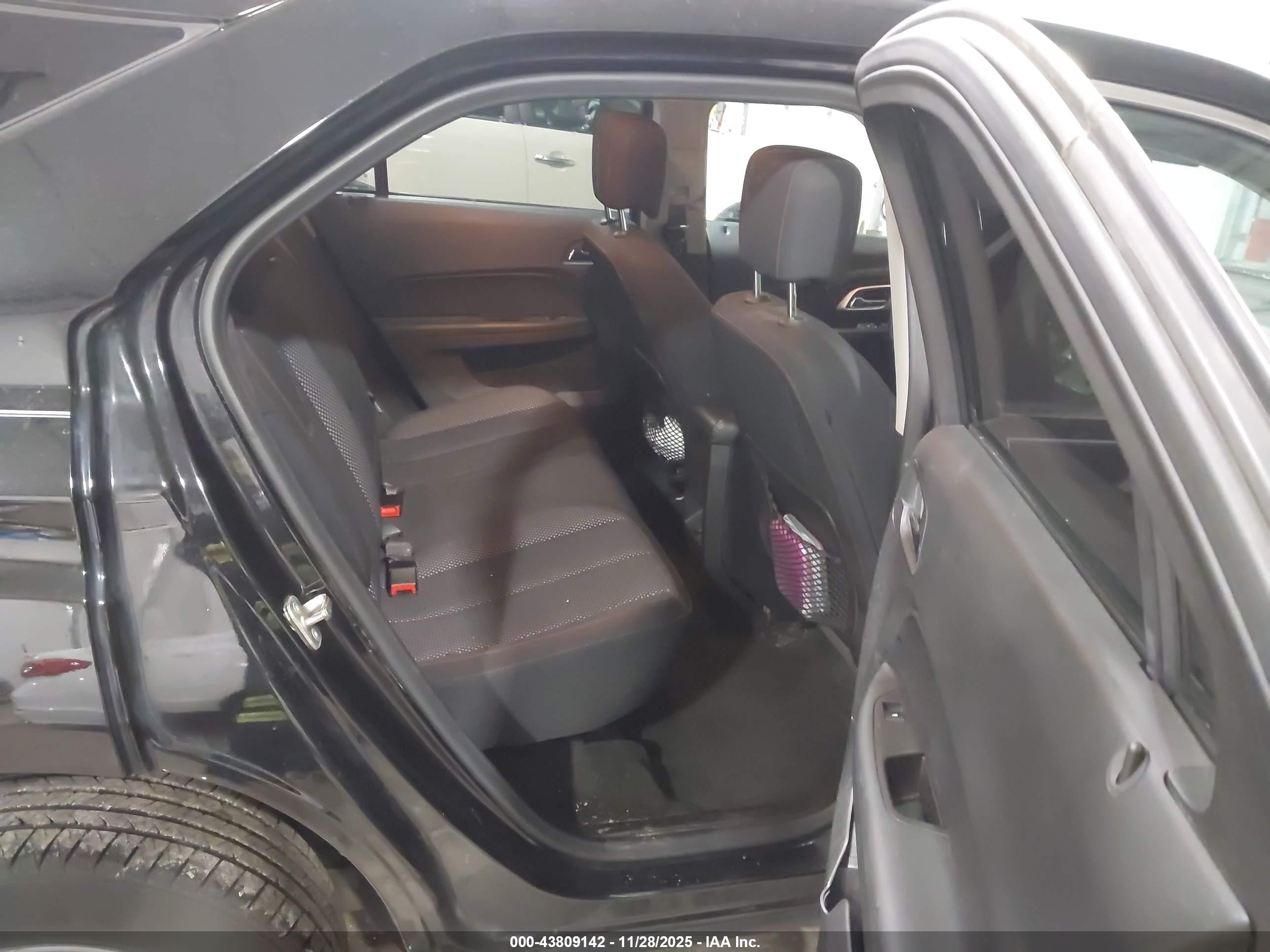 CHEVROLET EQUINOX image 8