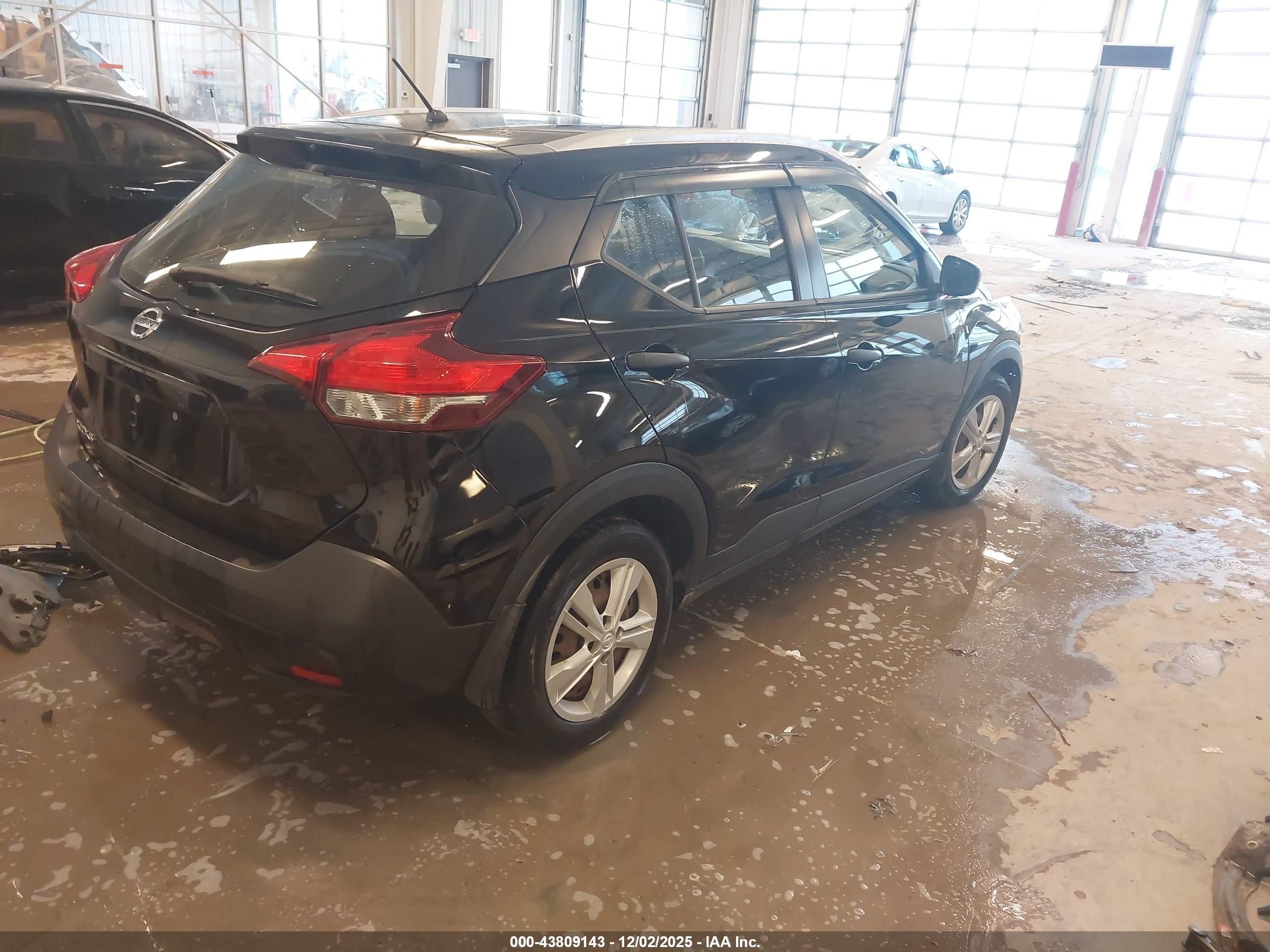 NISSAN KICKS image 4