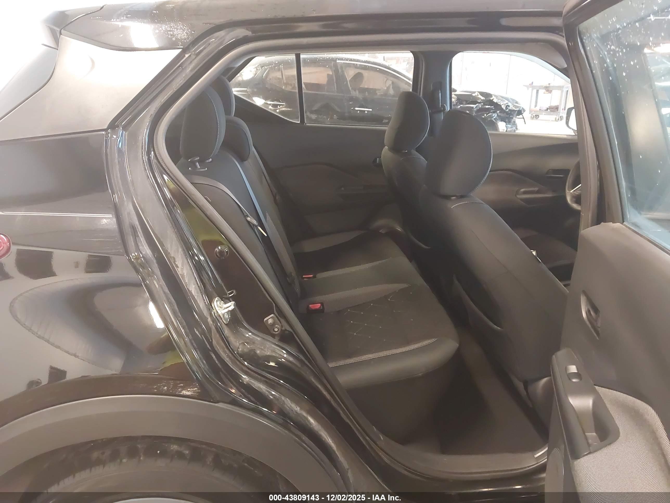 NISSAN KICKS image 8
