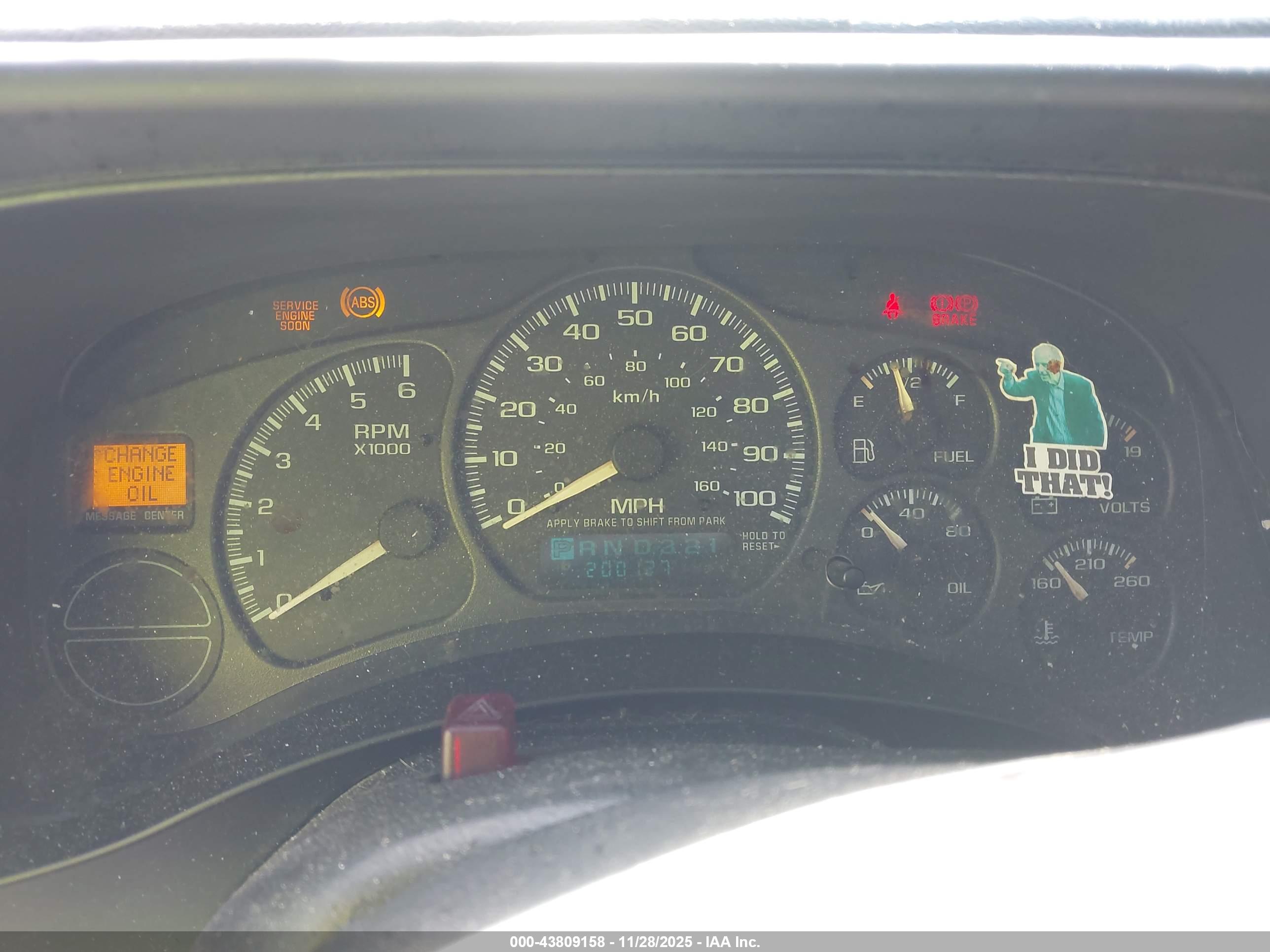 CHEVROLET SUBURBAN image 7