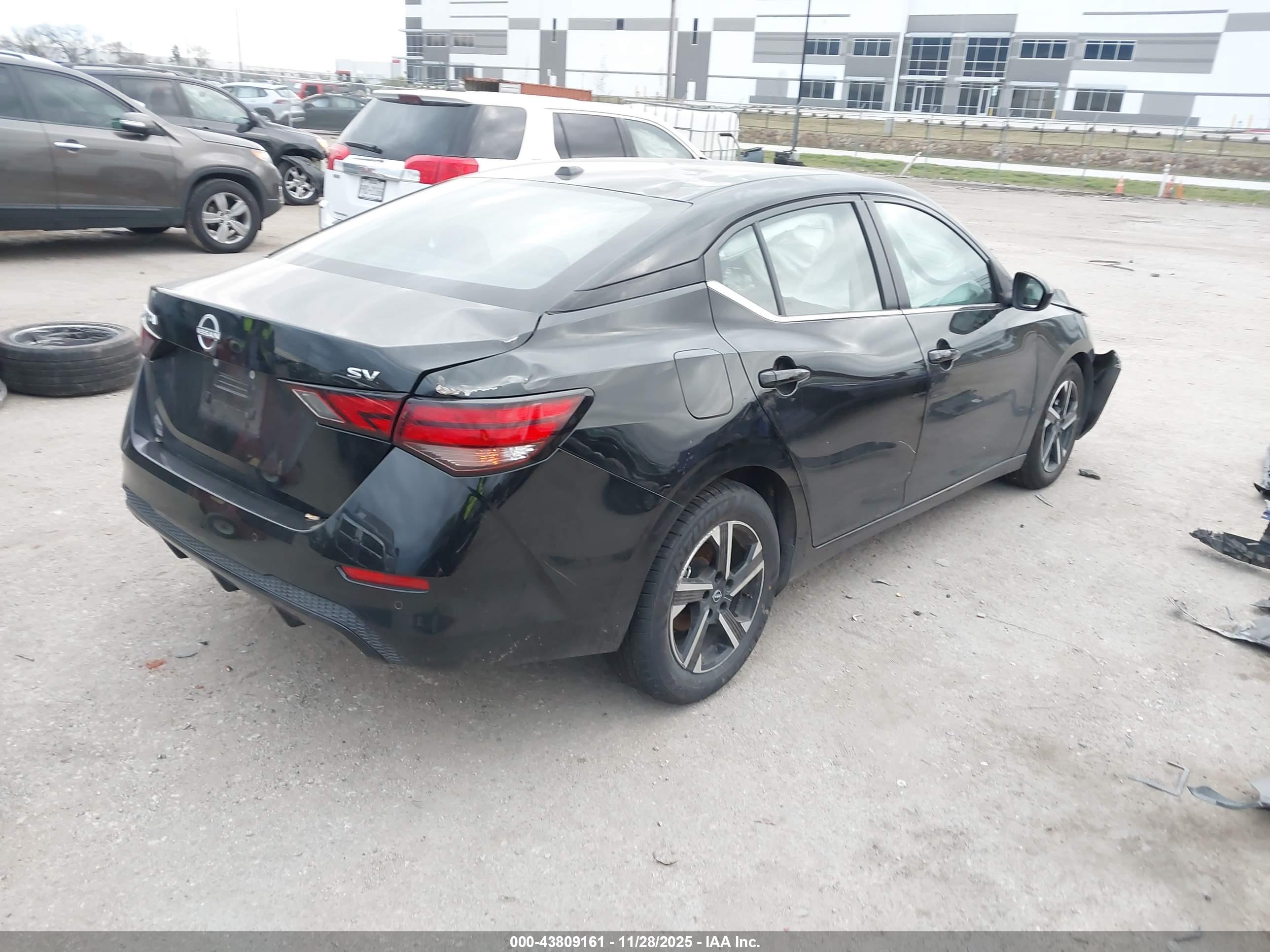 NISSAN SENTRA image 4