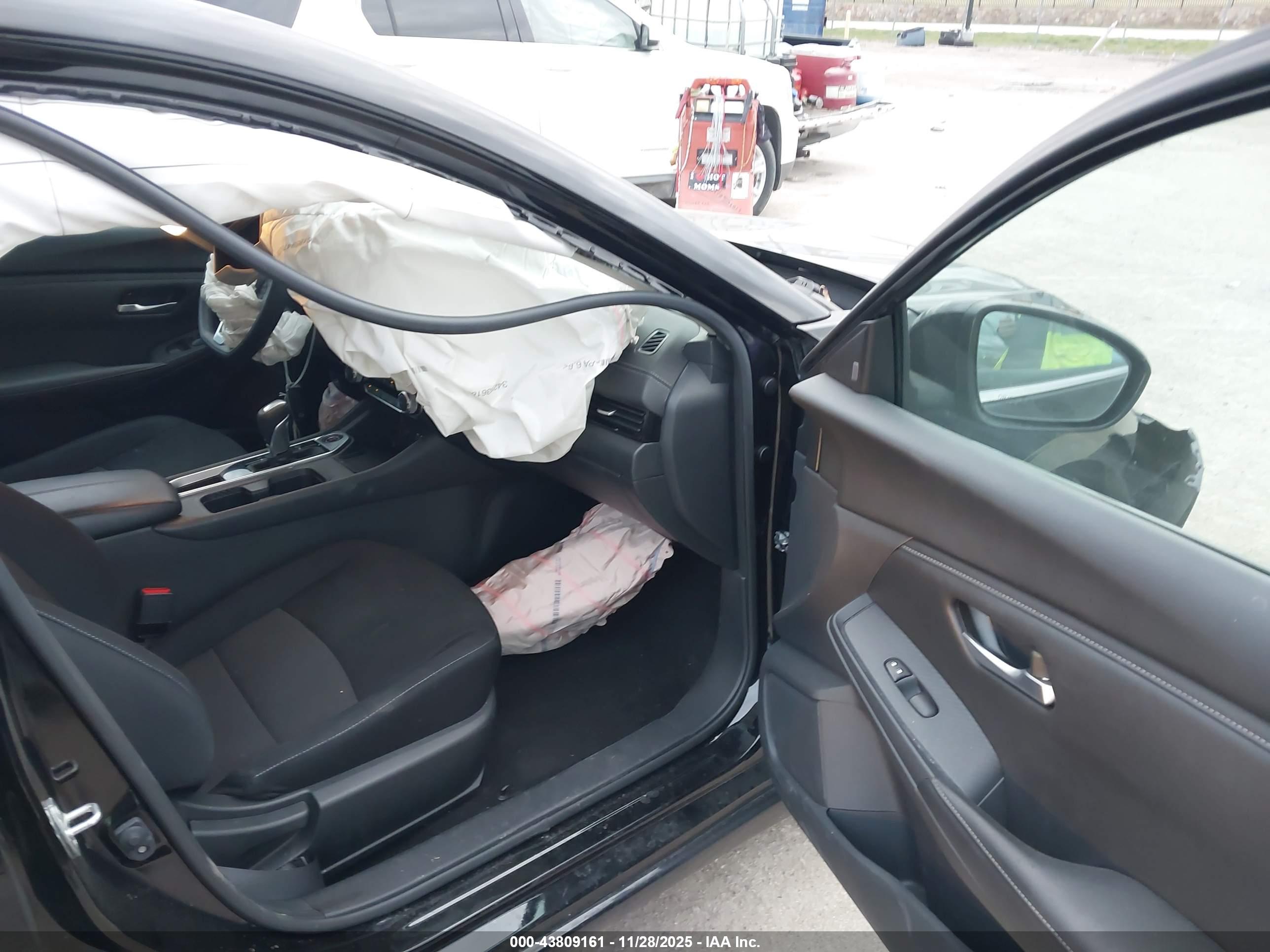 NISSAN SENTRA image 5