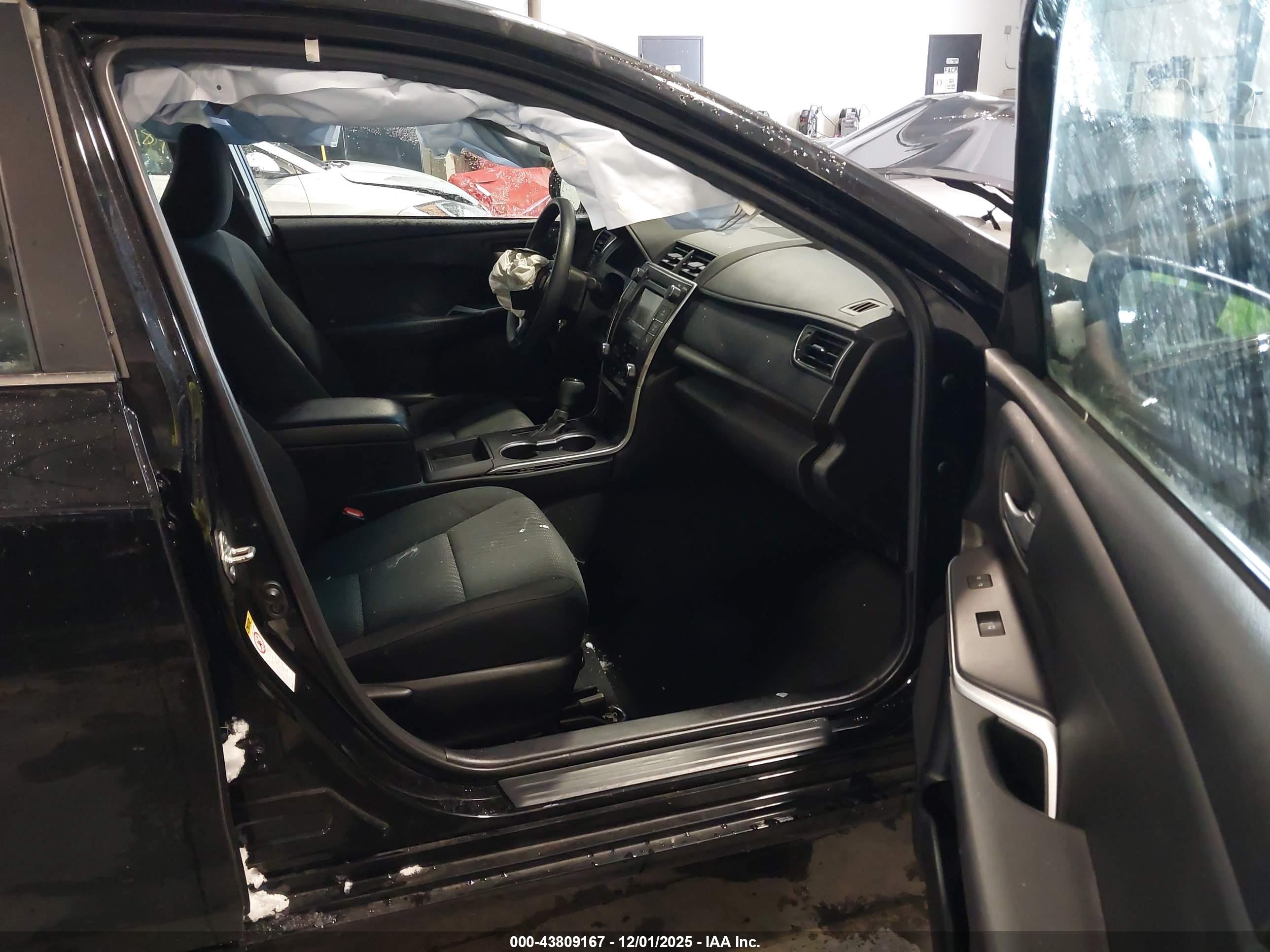 TOYOTA CAMRY image 5