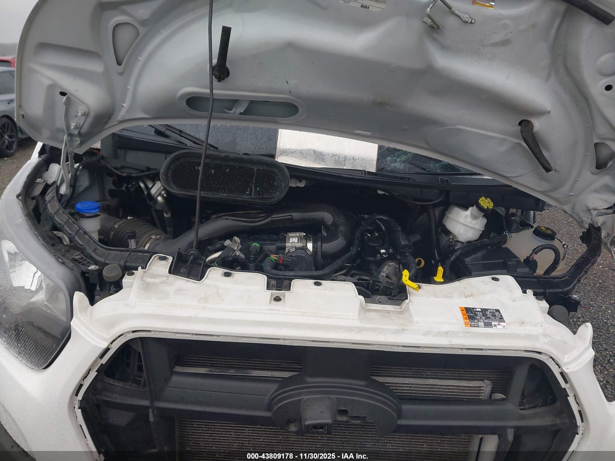 FORD TRANSIT-250 image 10