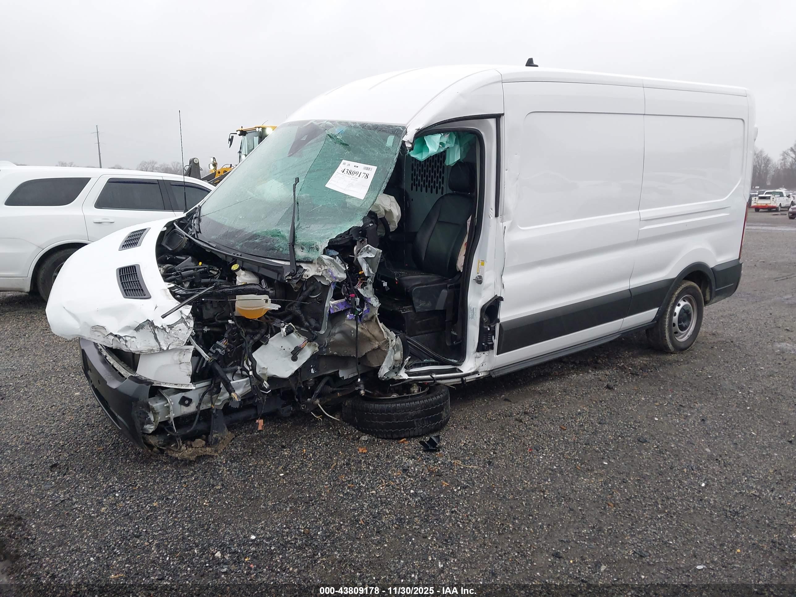 FORD TRANSIT-250 image 2