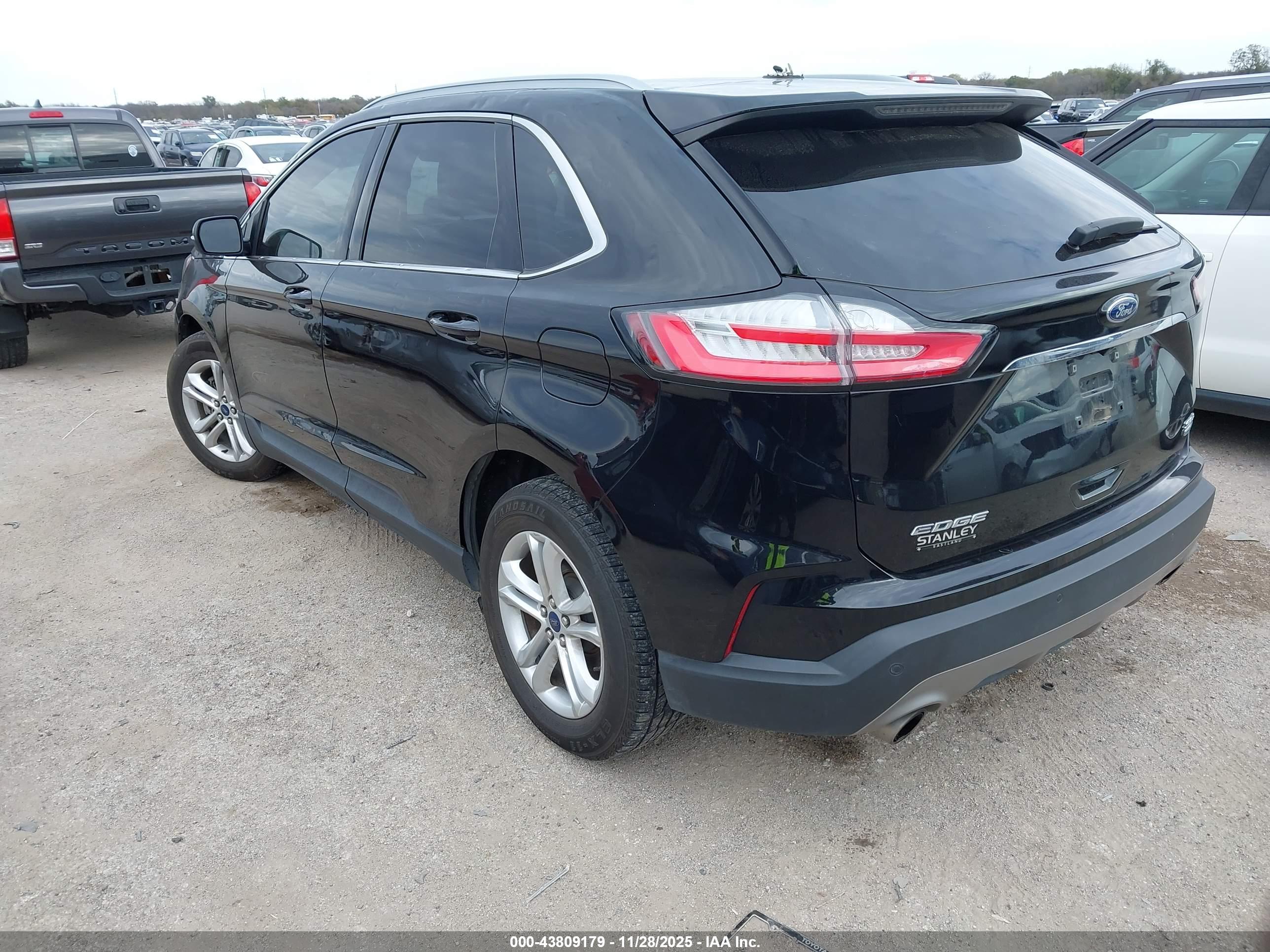 FORD EDGE image 3