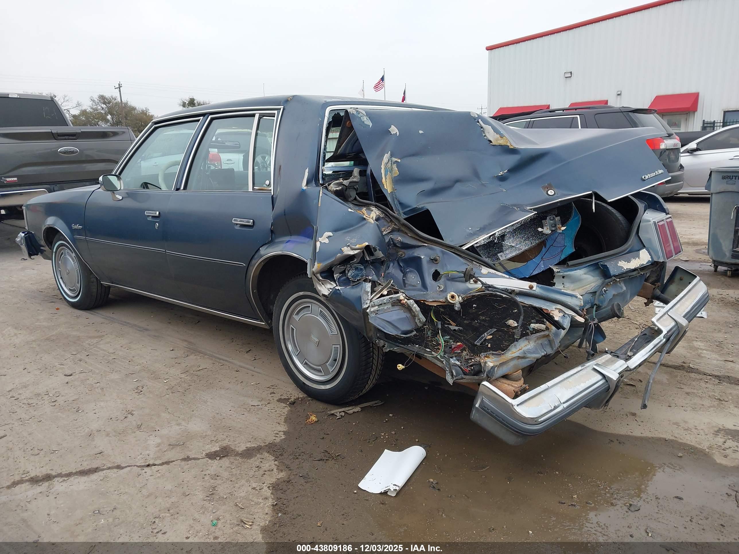 OLDSMOBILE CUTLASS image 3