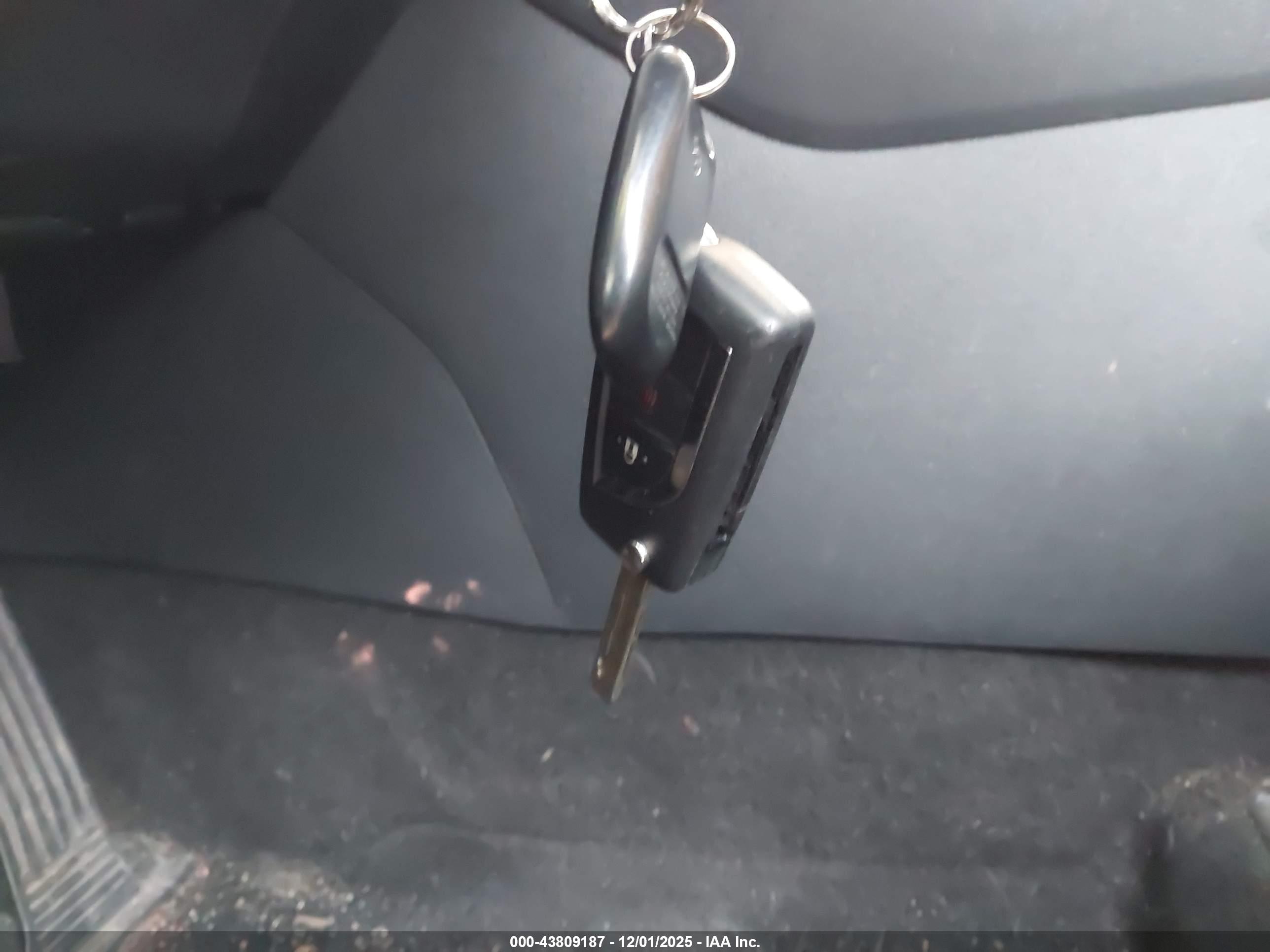 TOYOTA RAV4 image 11