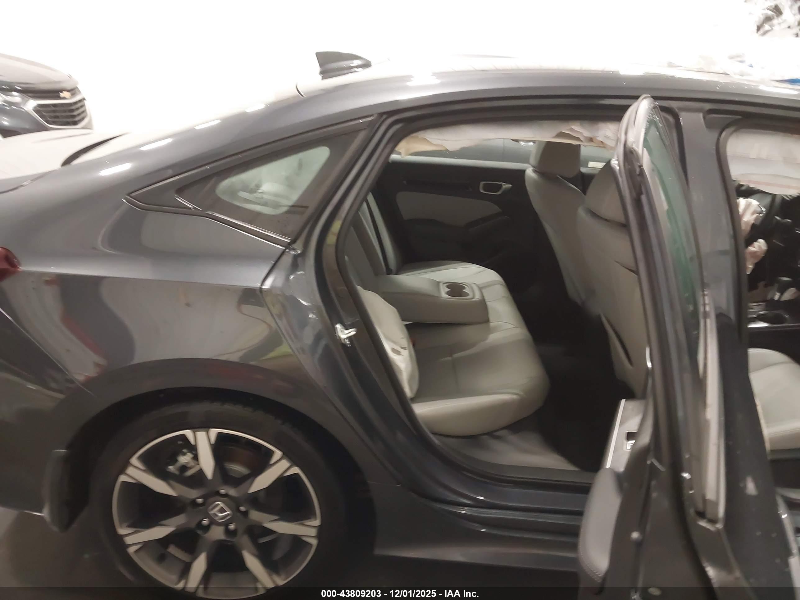 HONDA CIVIC image 8